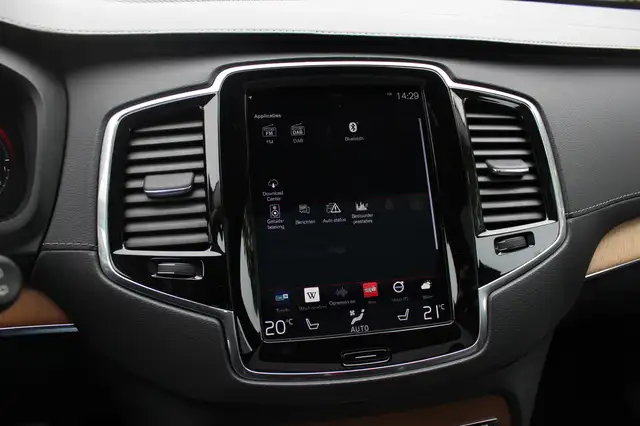 Volvo XC90 view 23