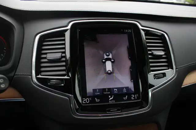 Volvo XC90 view 21
