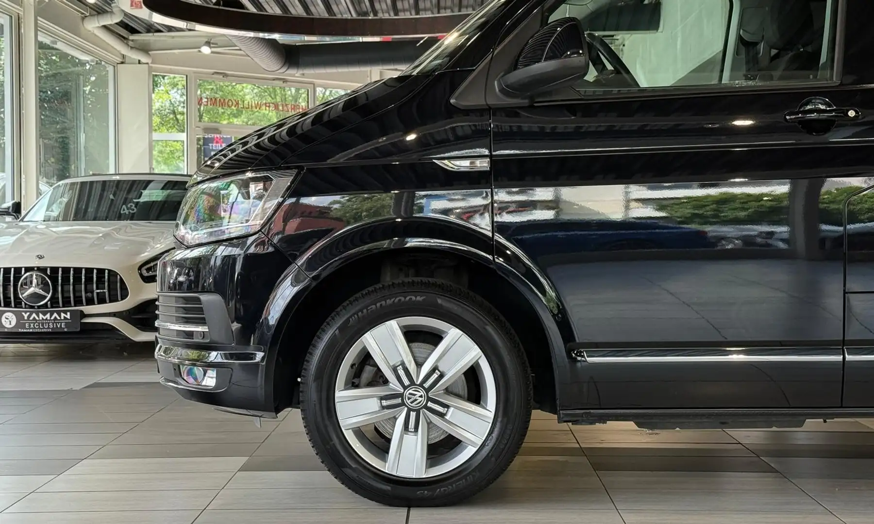 Volkswagen T6 Multivan Comfortline*AHK*NAV*7-Sitz*Tisch*Pdc Schwarz - 2
