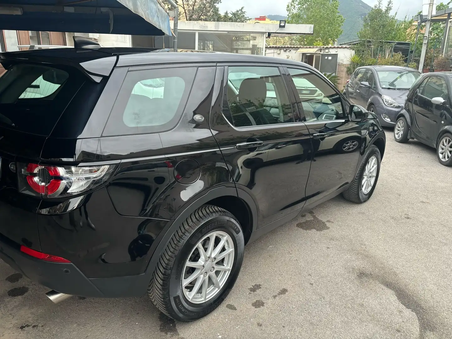 Land Rover Discovery Discovery 2.0 td4 Hse 150 cv Nero - 2