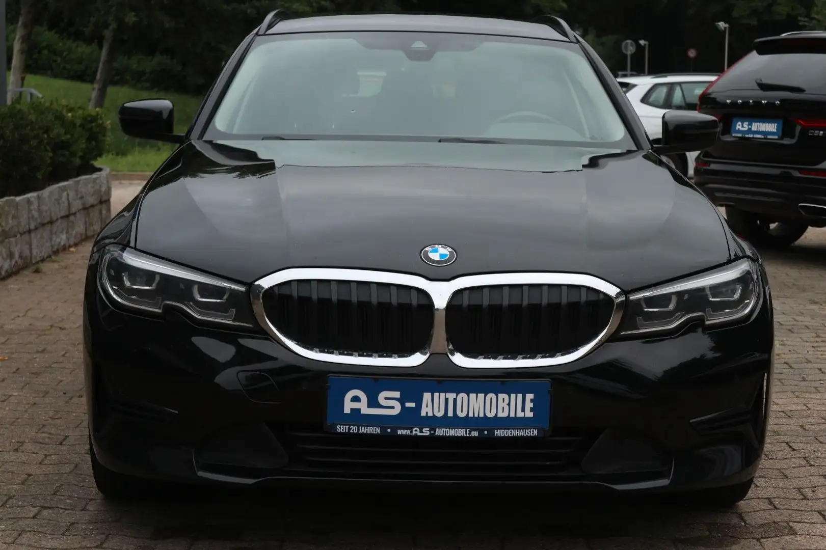 BMW 318 d Touring Advantage *1.HD/S-TRONIC/RFK/VC* Schwarz - 2