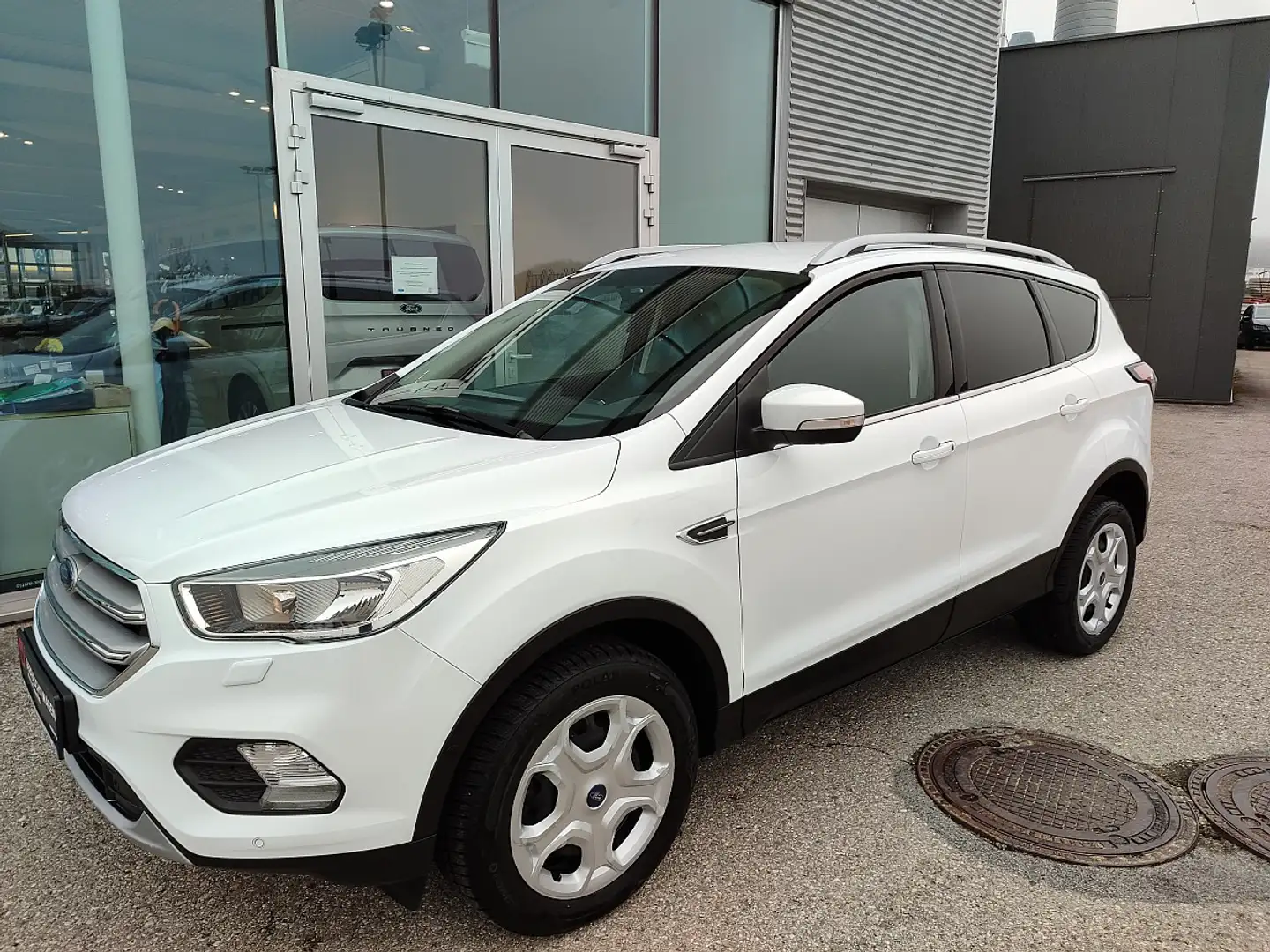Ford Kuga 2,0 TDCi Trend Weiß - 1