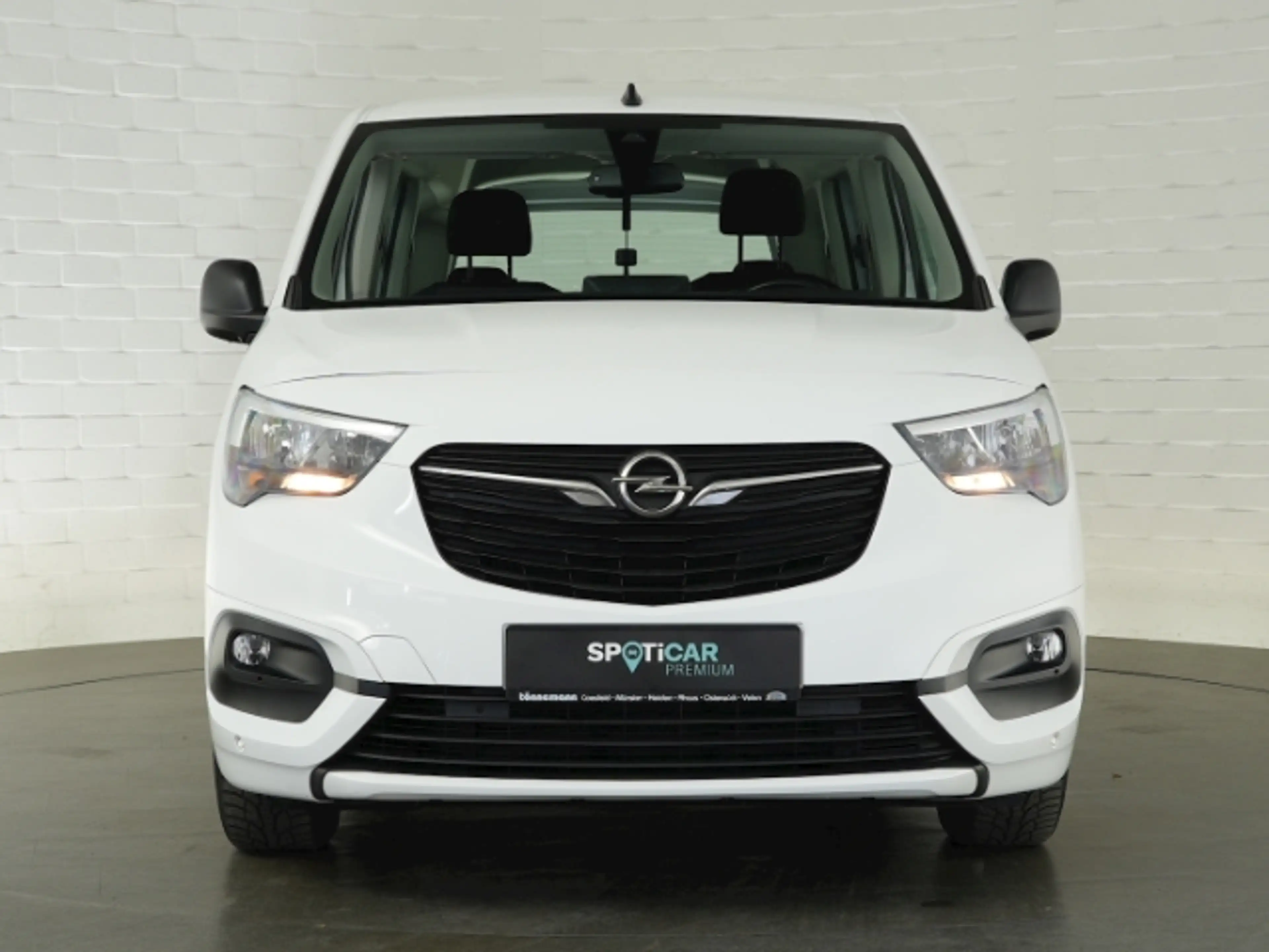 Opel Combo Life E EDITION+NAVI+RÜCKFAHRKAMERA+SITZ-/LENKRADHEIZUNG — photo 4