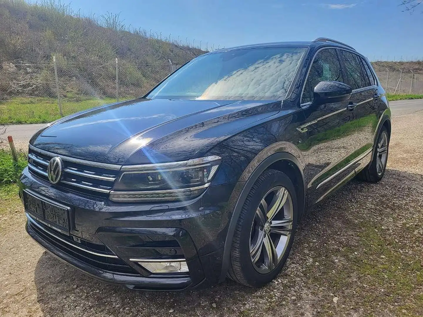 Volkswagen Tiguan Tiguan 2,0 TDI SCR Highline Schwarz - 1