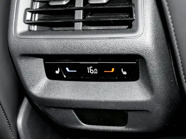 Volkswagen Tiguan view 13