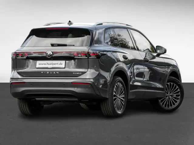 Volkswagen Tiguan view 2
