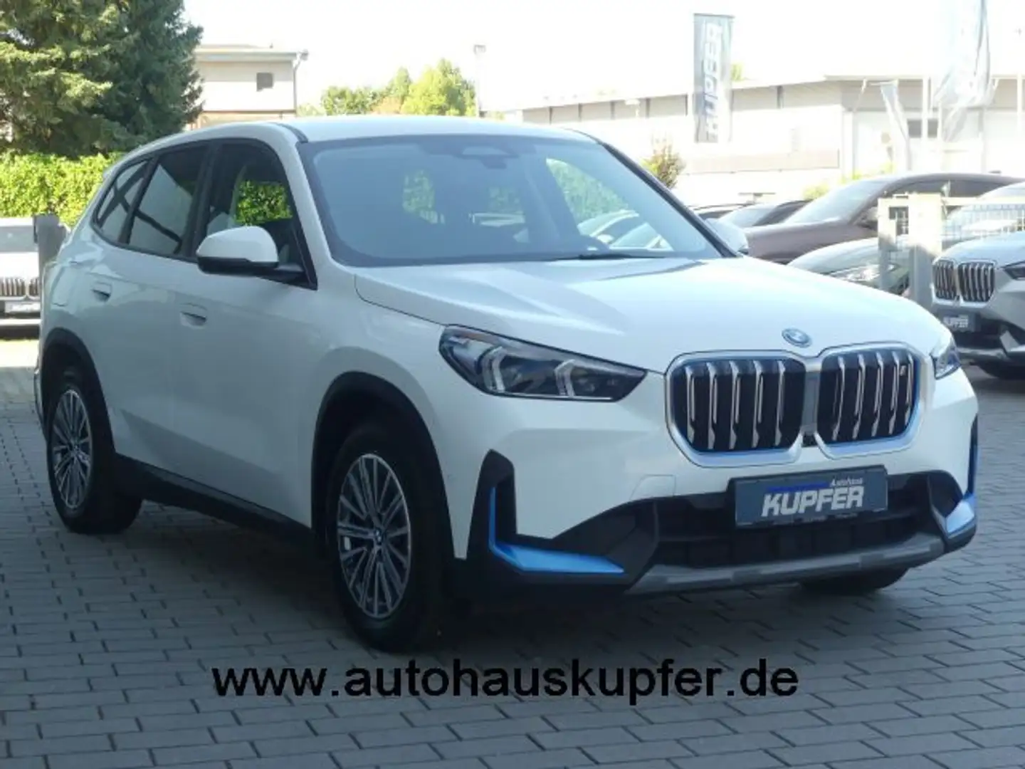 BMW X1 xDrive30 ACC+Park Prof.360°-AdLED*Headup°1Hd Weiß - 2