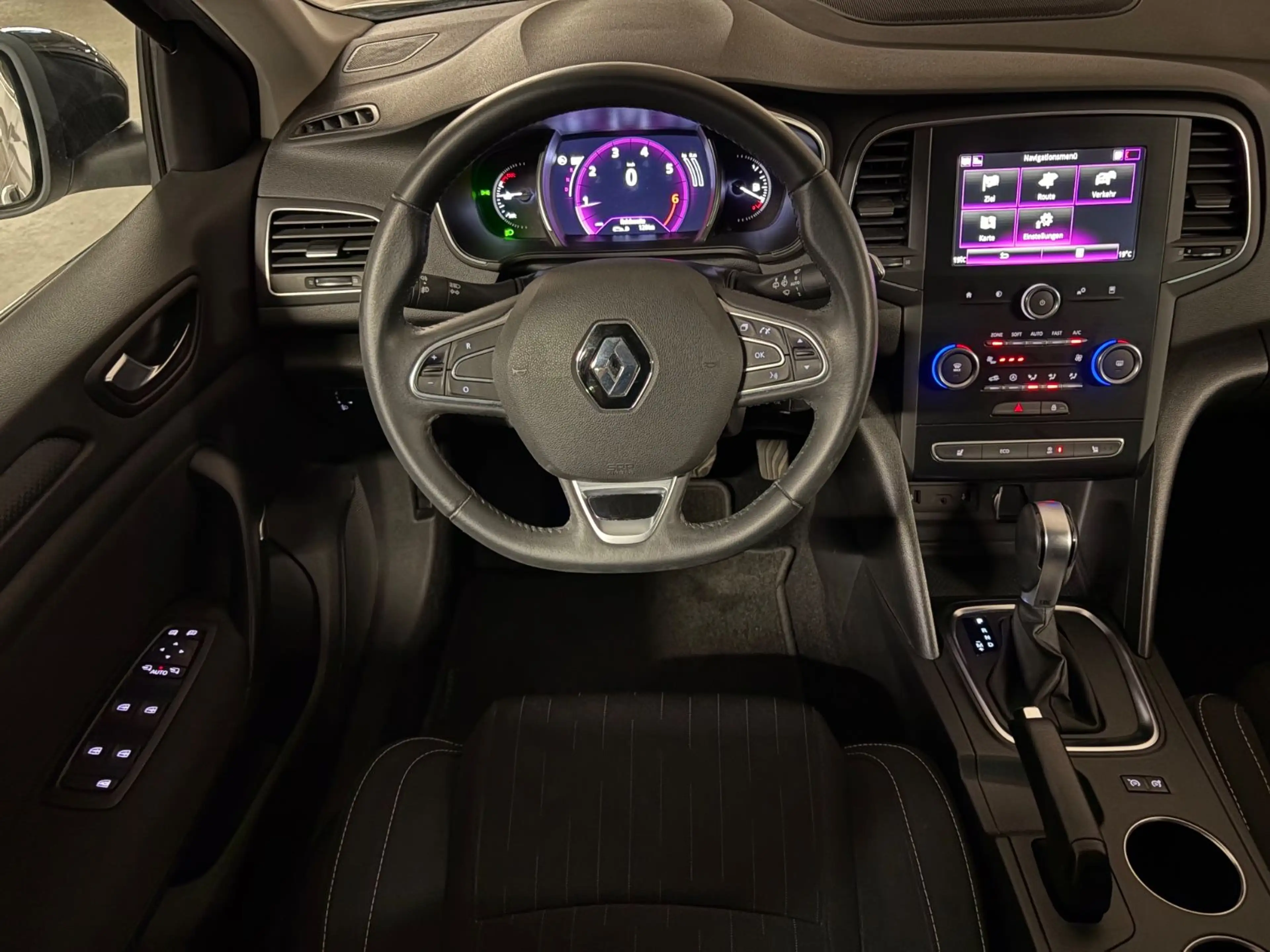 Renault Megane Lim.*Limited*AUTOMATIK*LED*KAMERA*NAVI* — photo 14