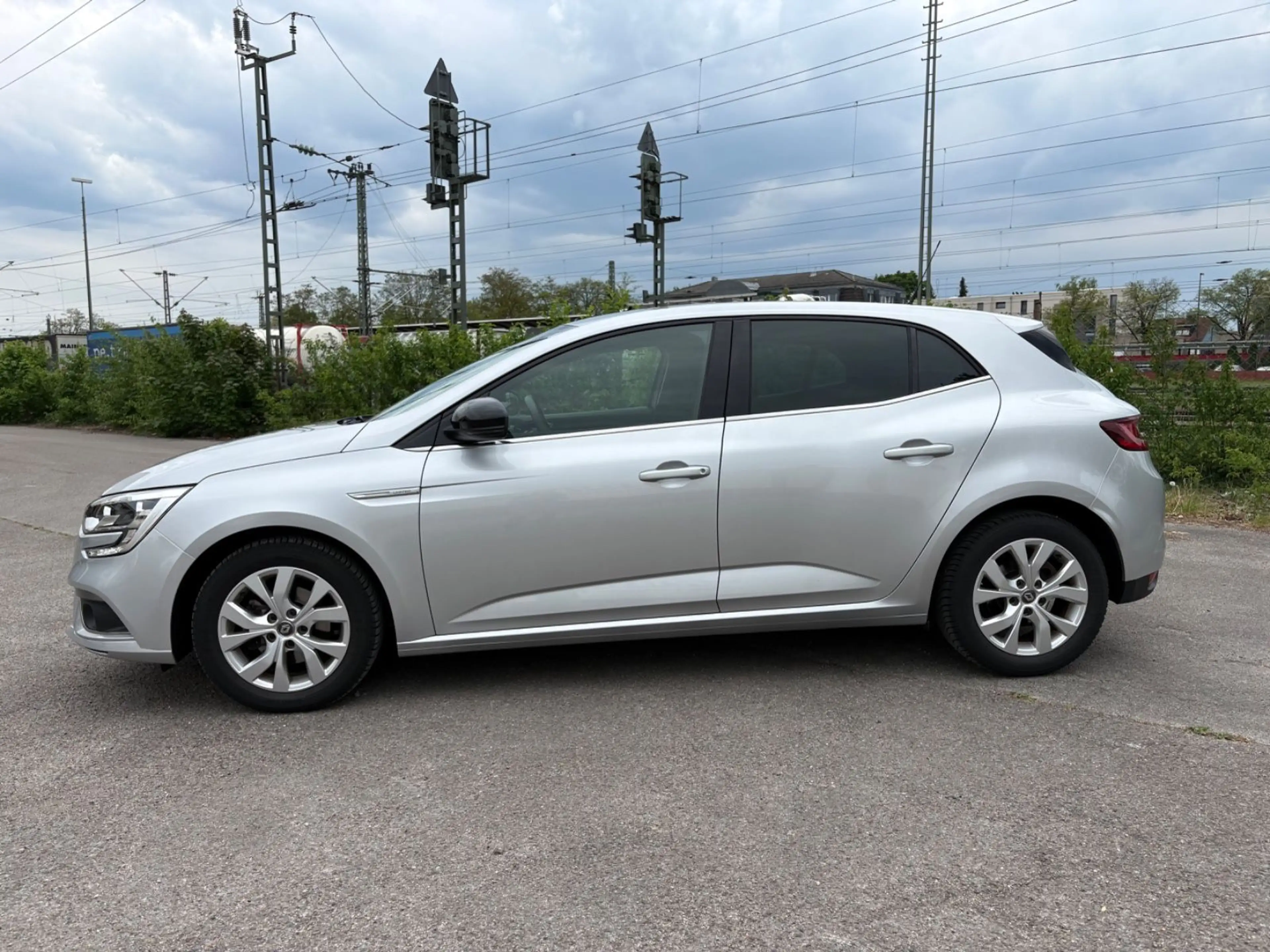 Renault Megane Lim.*Limited*AUTOMATIK*LED*KAMERA*NAVI* — photo 6