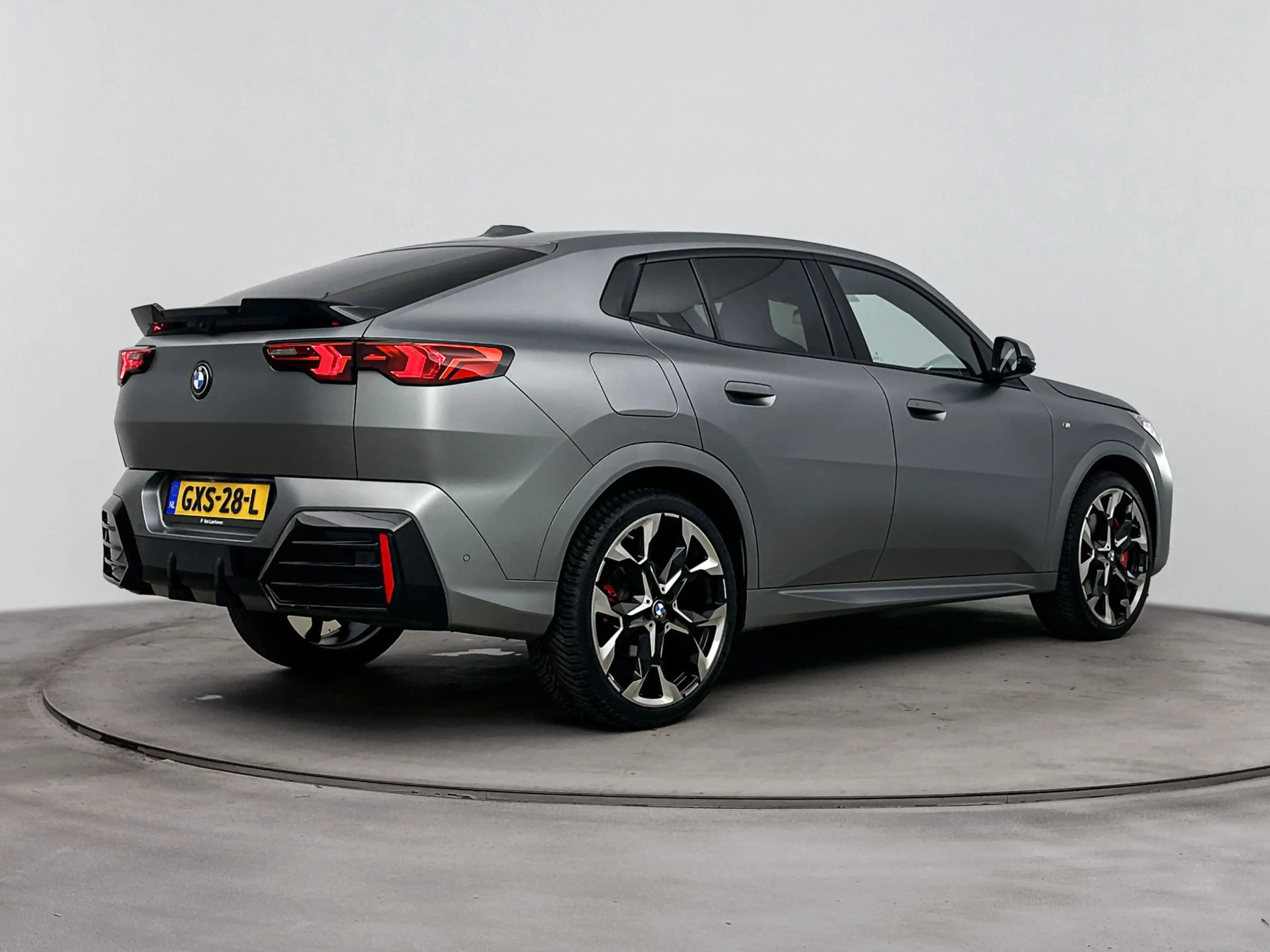 BMW X2 sDrive20i M Sport Automaat / Panoramadak / M Sport — photo 4