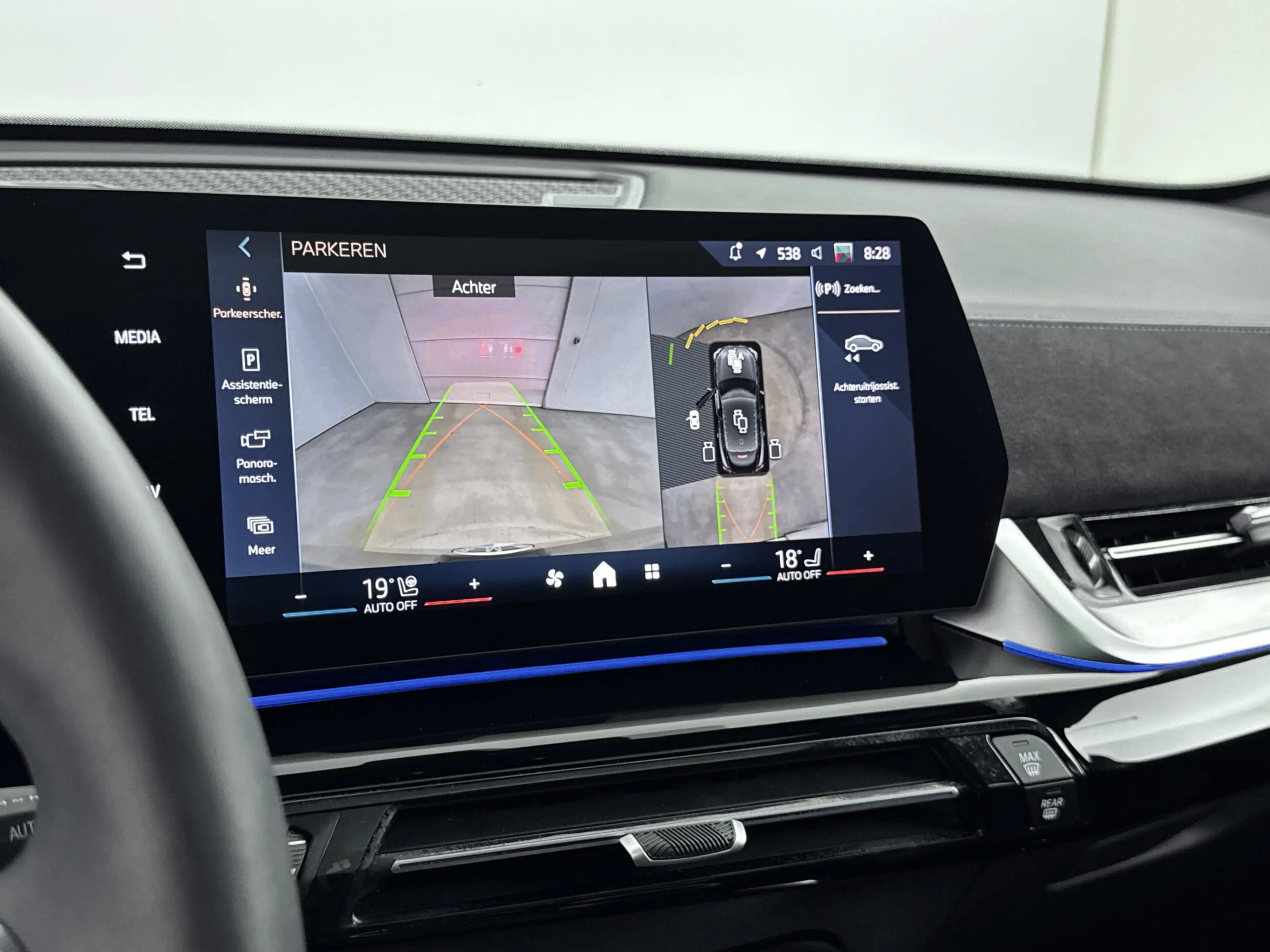 BMW X2 sDrive20i M Sport Automaat / Panoramadak / M Sport — photo 9