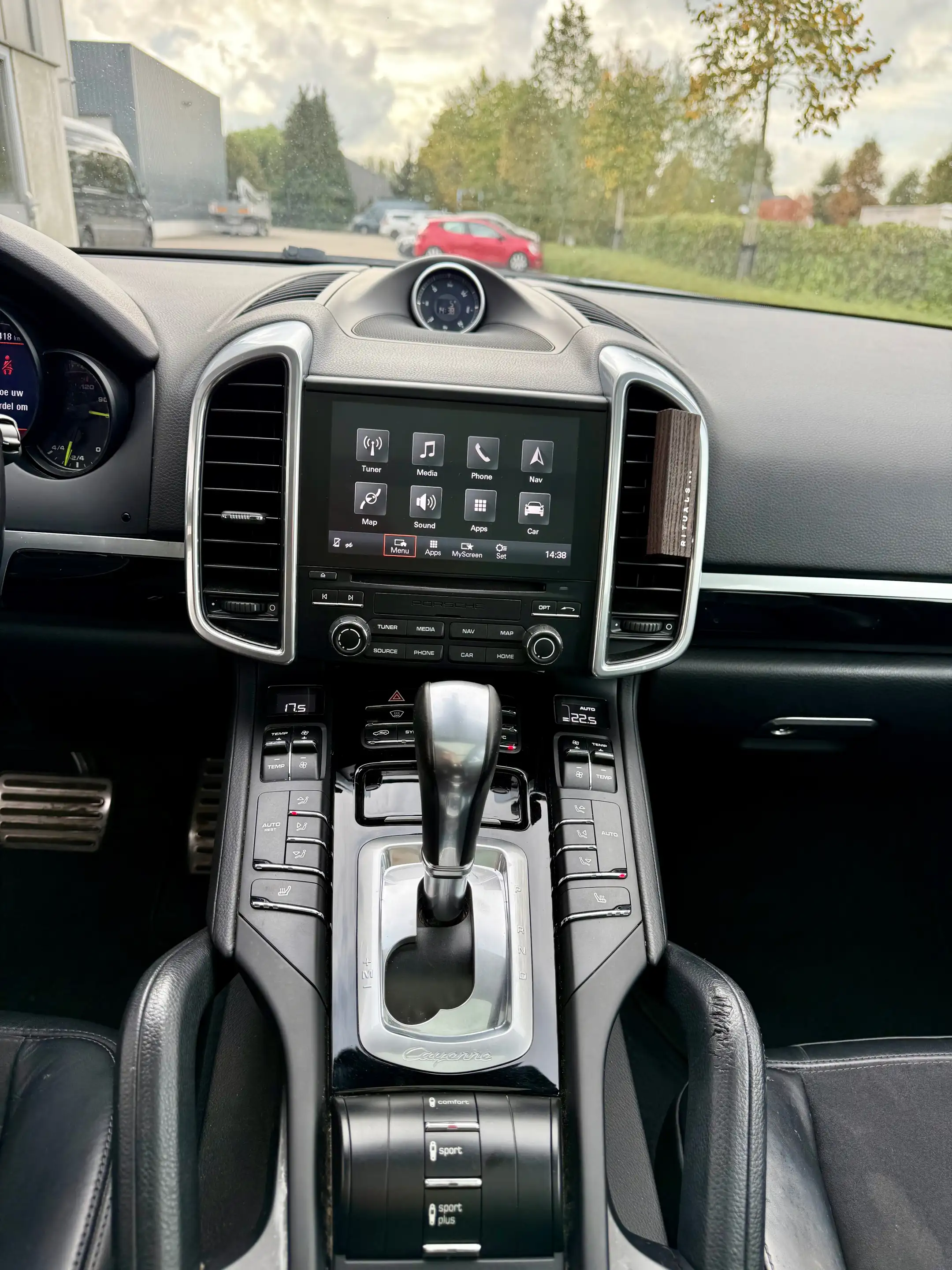 Porsche Cayenne Cayenne S E-Hybrid Platinum Edition — photo 14