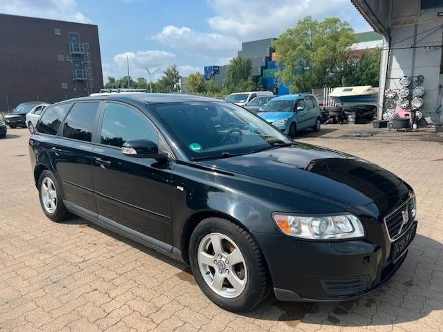 Volvo V50 Kombi 1.6 D Drive Kinetic TÜV 06.2026 Noir - 2