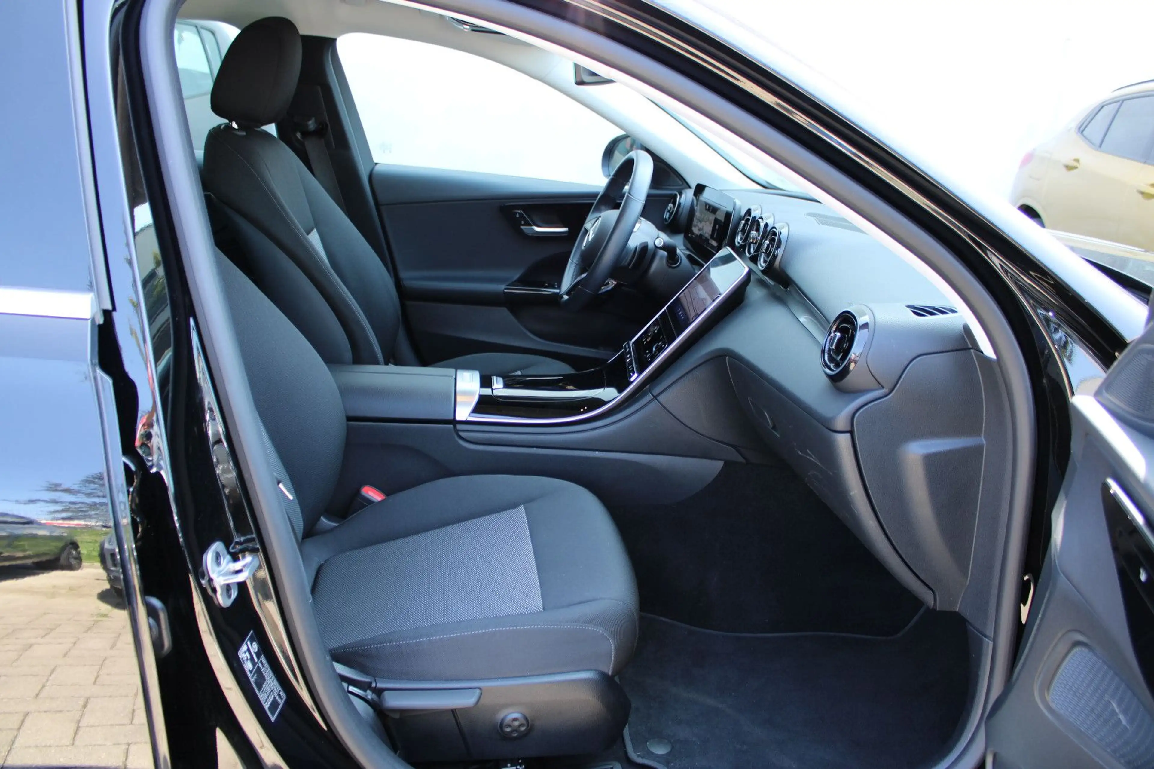 Mercedes-Benz C 200 d T/Autom/LiveCoc/Kamera/Navi/Klima/Sitzhzg — photo 13