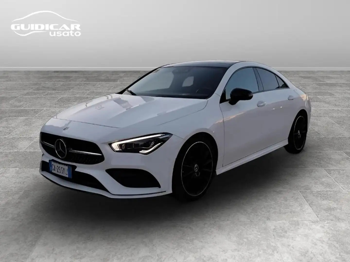 Mercedes-Benz CLA 220 Coupe d Premium auto Bianco - 1