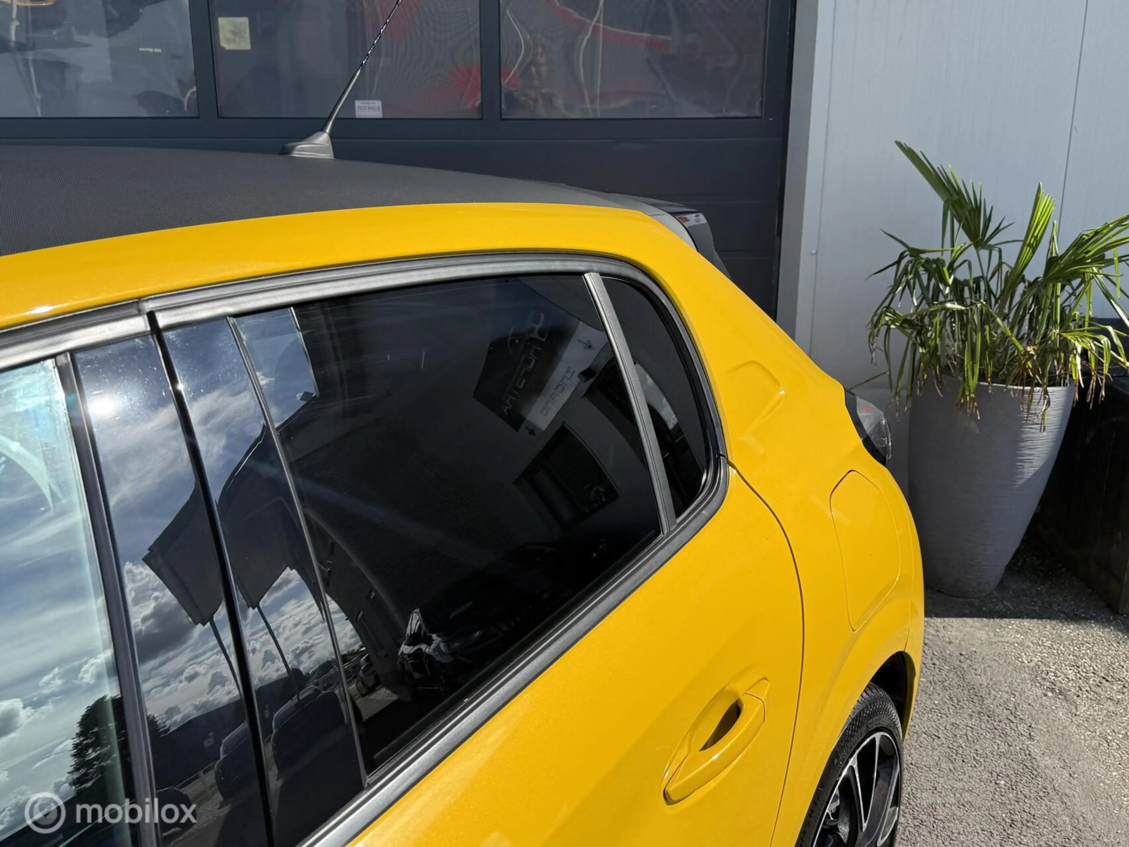 Peugeot 208 1.2 PureTech Blue Lease Allure Camera Trekhk LED — photo 13