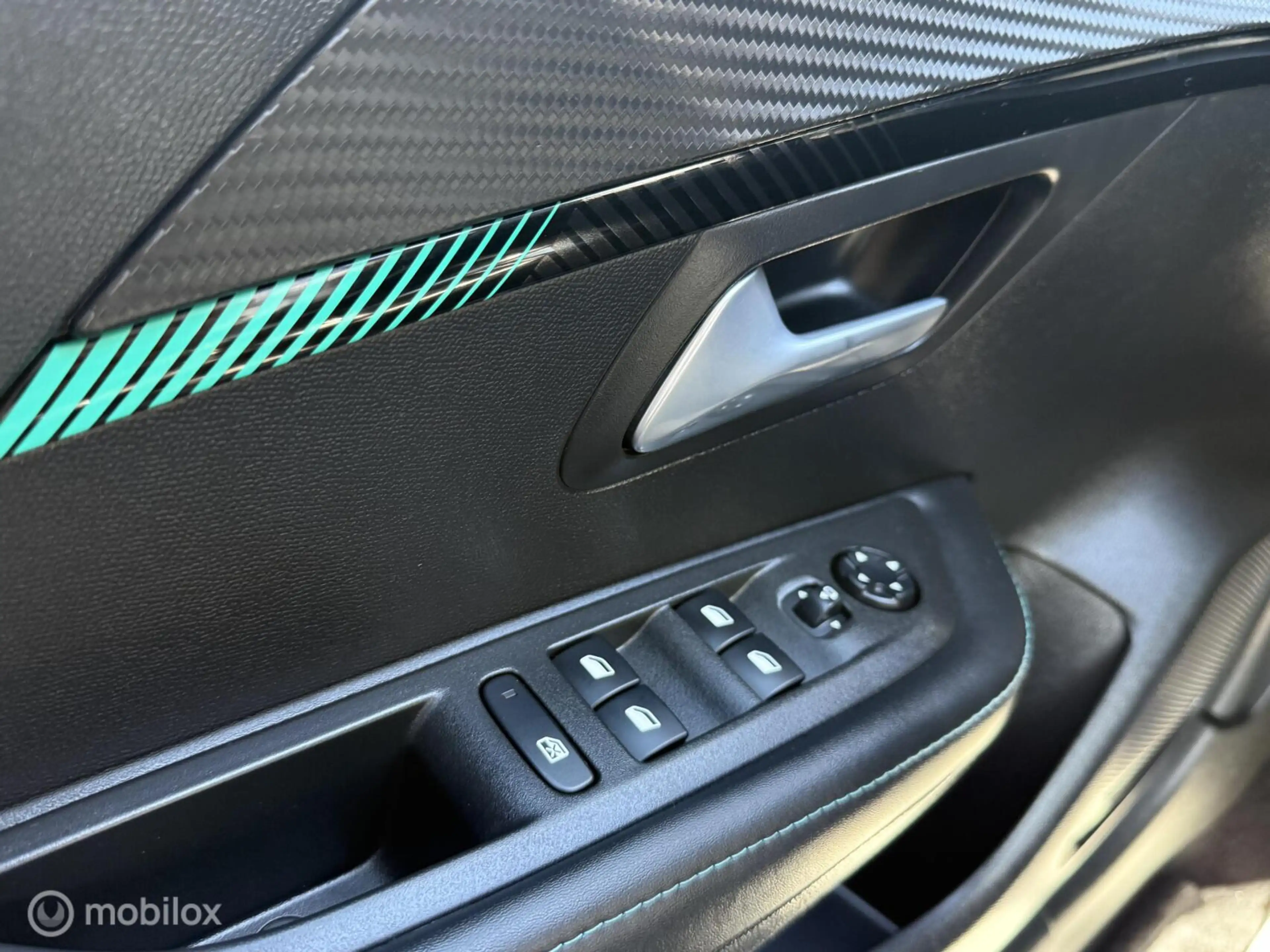 Peugeot 208 1.2 PureTech Blue Lease Allure Camera Trekhk LED — photo 33