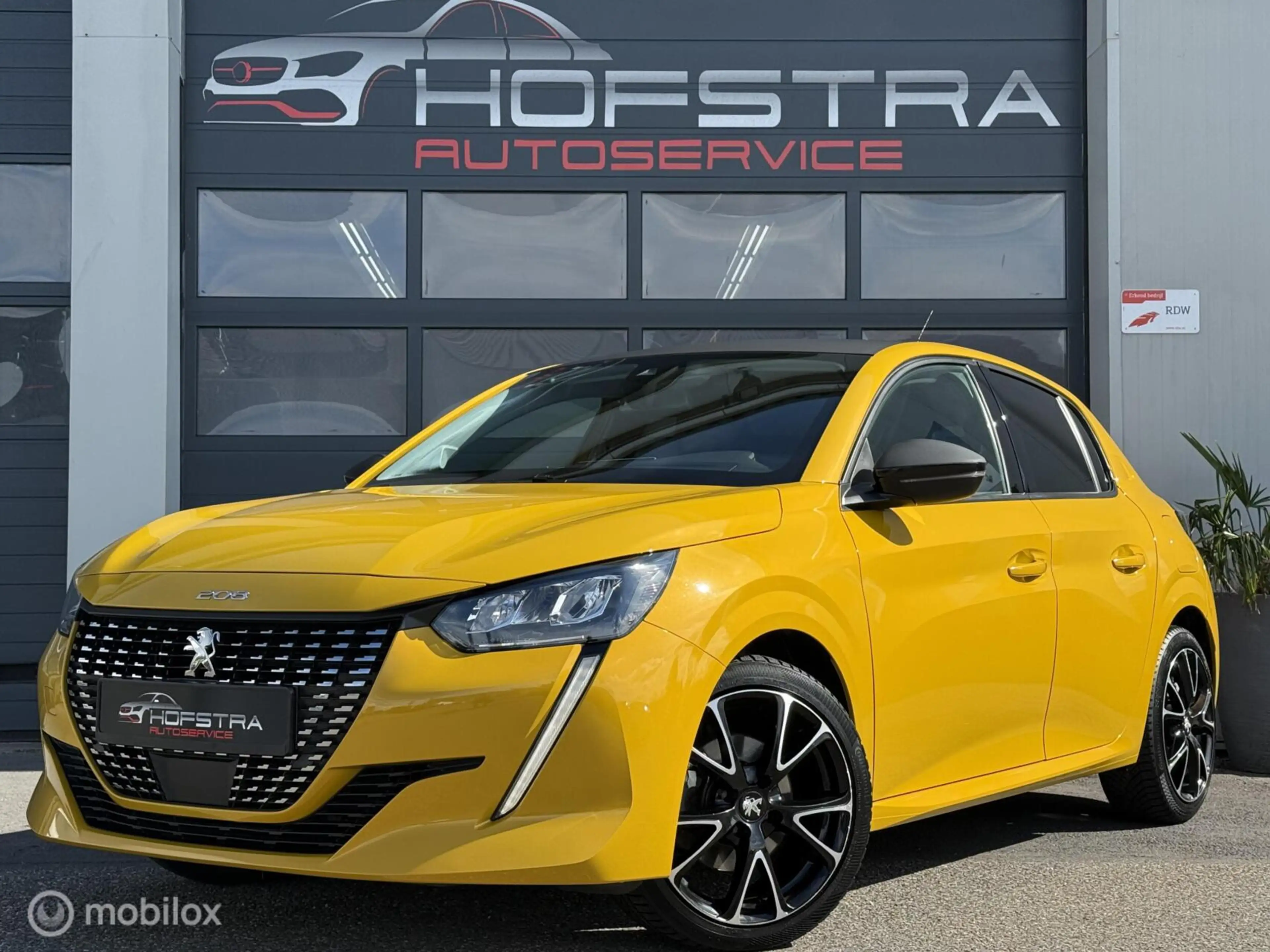Peugeot 208 1.2 PureTech Blue Lease Allure Camera Trekhk LED — photo 25