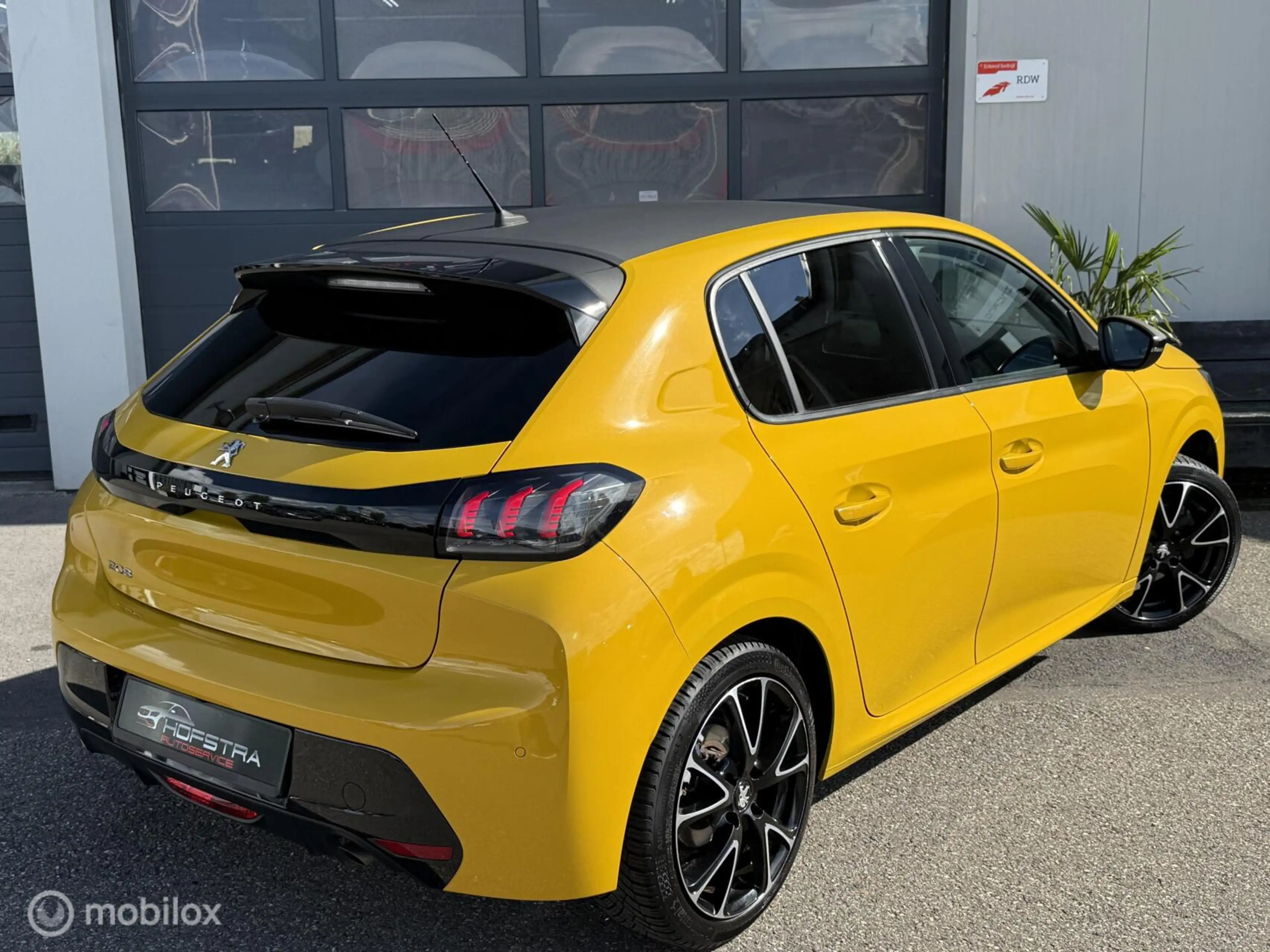 Peugeot 208 1.2 PureTech Blue Lease Allure Camera Trekhk LED — photo 21