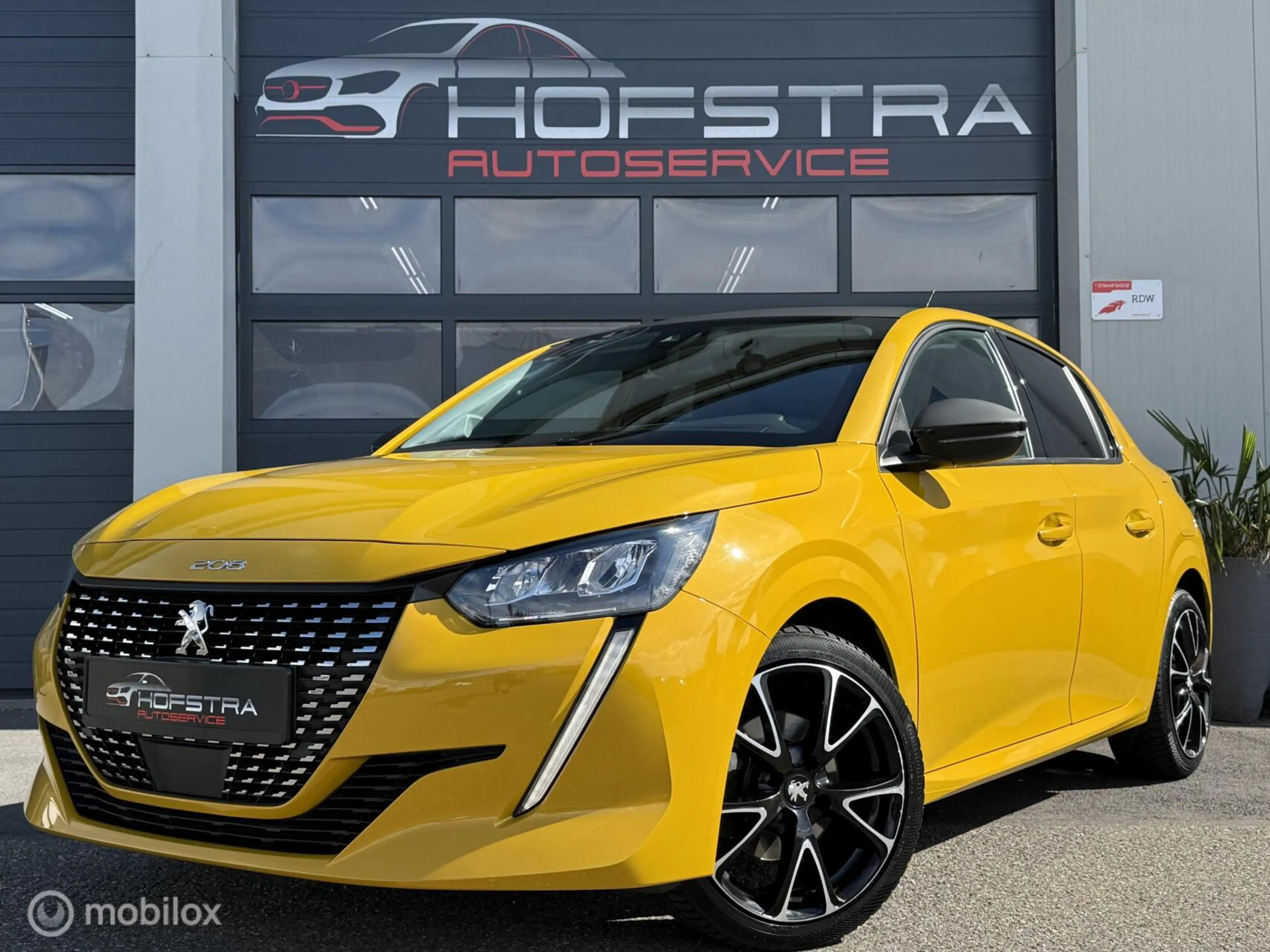 Peugeot 208 1.2 PureTech Blue Lease Allure Camera Trekhk LED
