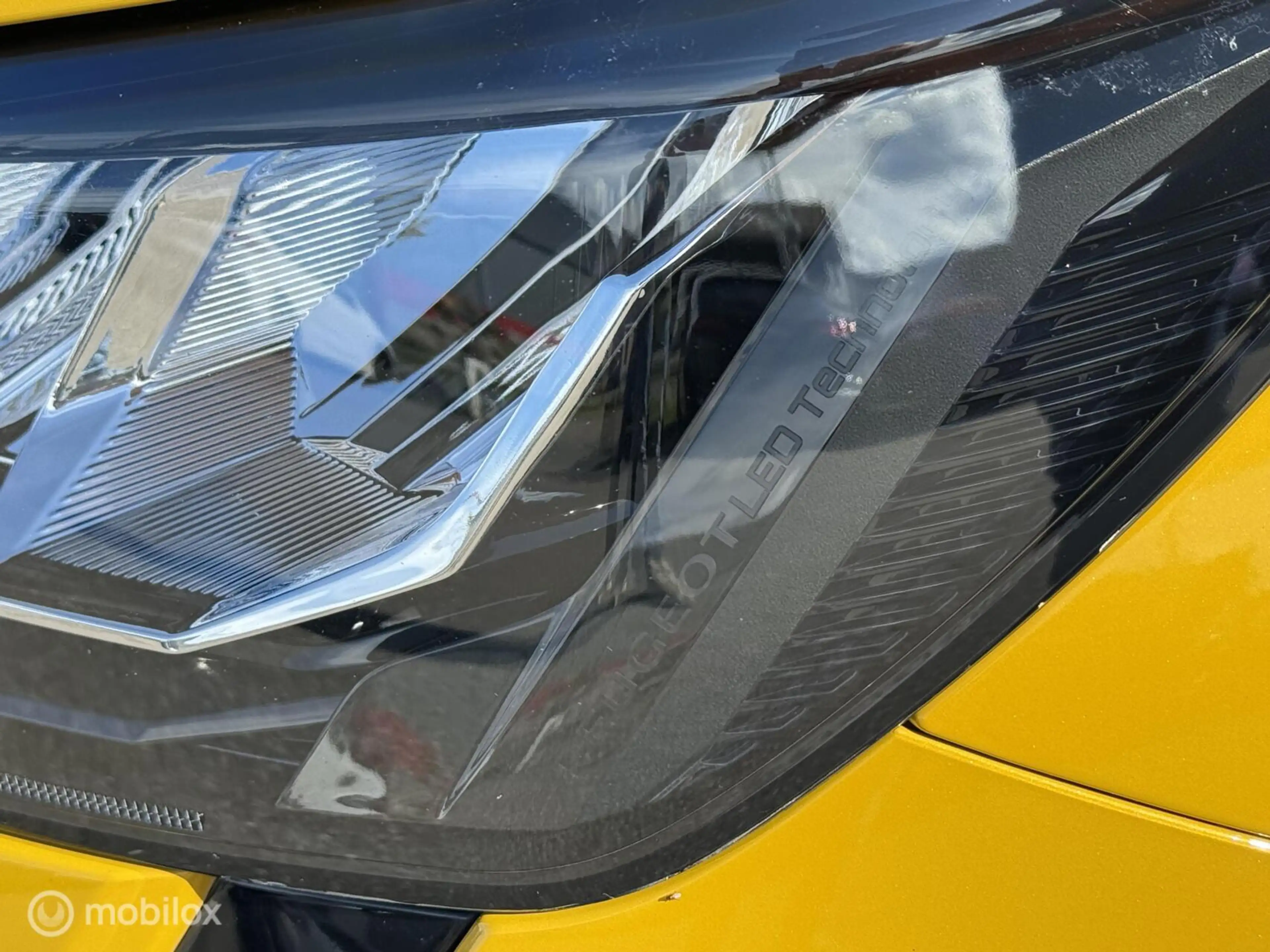 Peugeot 208 1.2 PureTech Blue Lease Allure Camera Trekhk LED — photo 23
