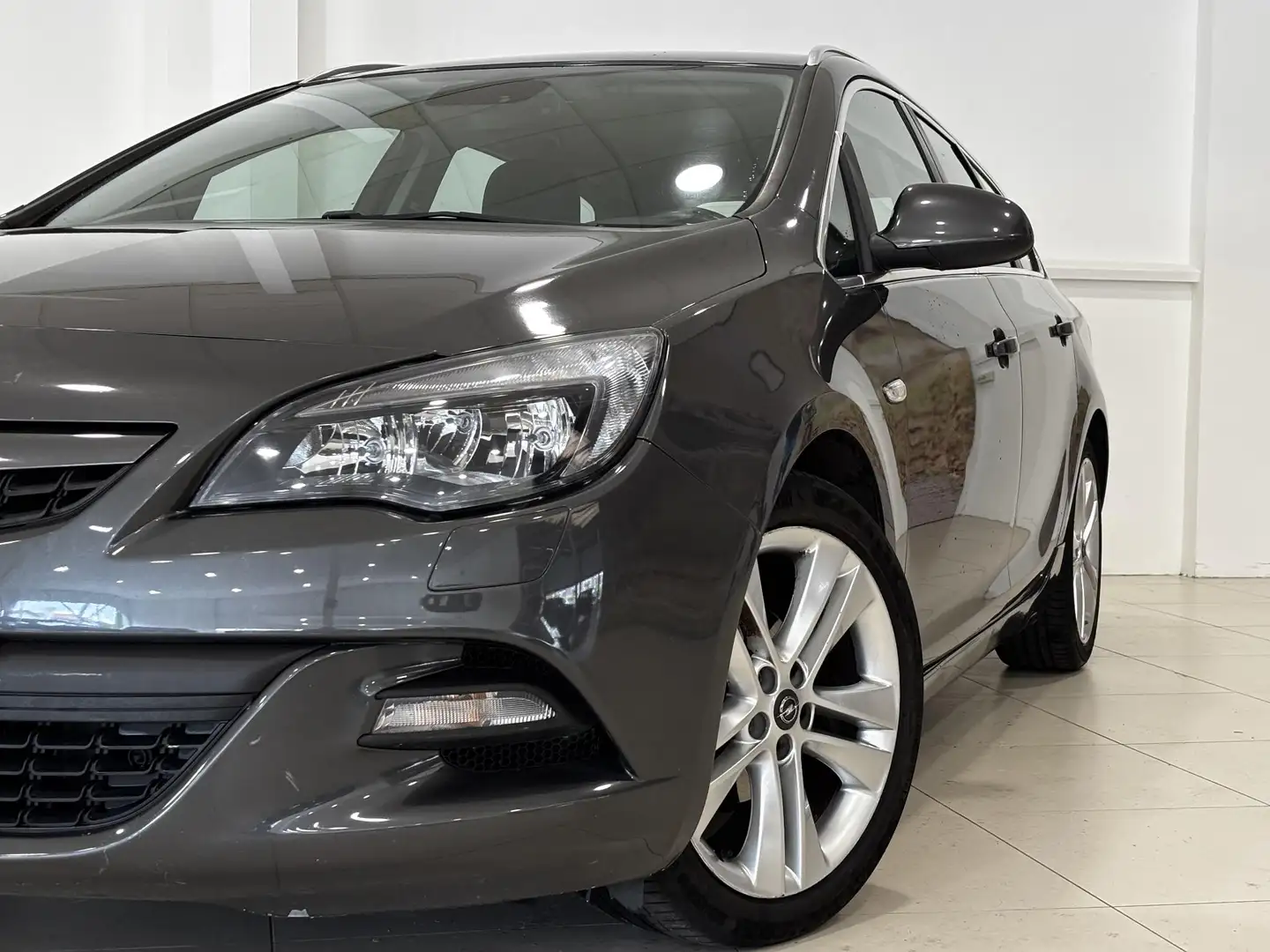 Opel Astra Sports Tourer 1.4 Turbo Sport | Climate Control | Grijs - 2