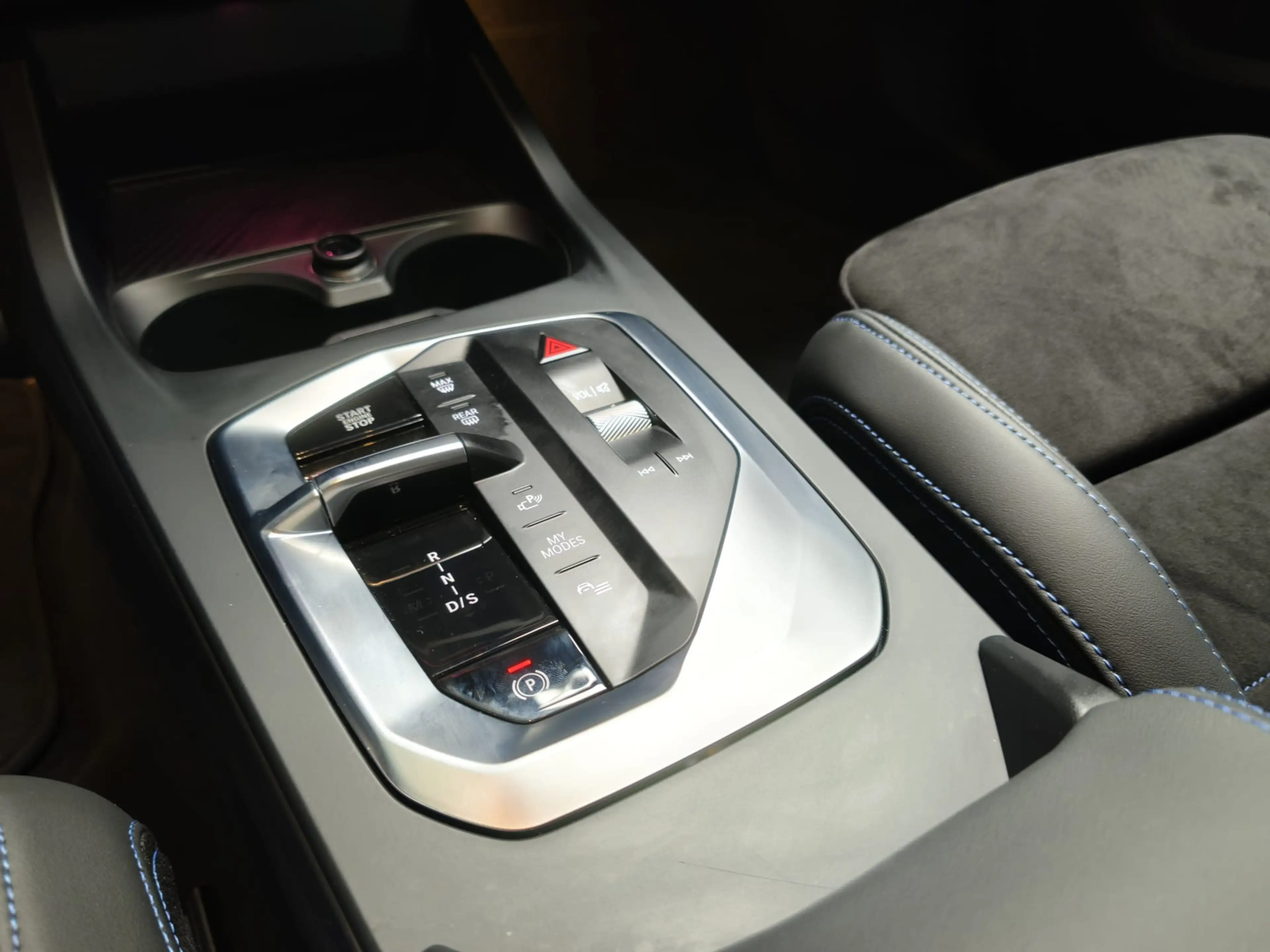 BMW 120 i M Sport Dr.As+/19"/ACC/PANO/RFK — photo 12