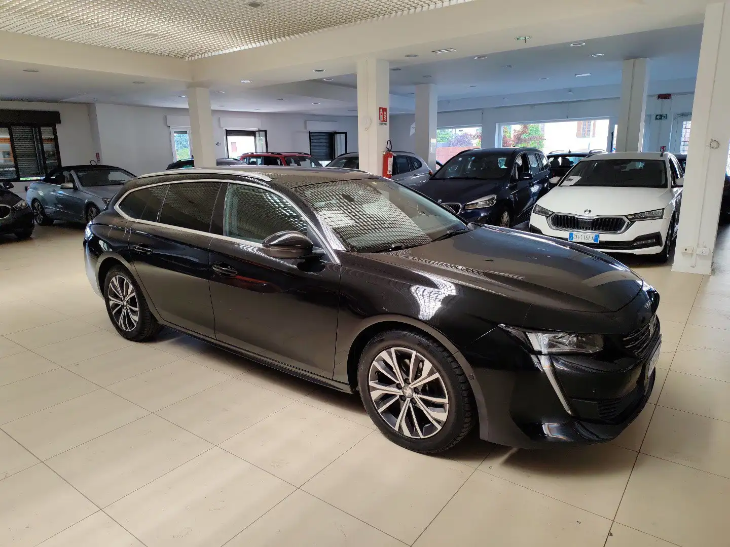 Peugeot 508 SW 130cv EAT8 Allure Fari LED Pelle/Tessuto BLIS Nero - 2