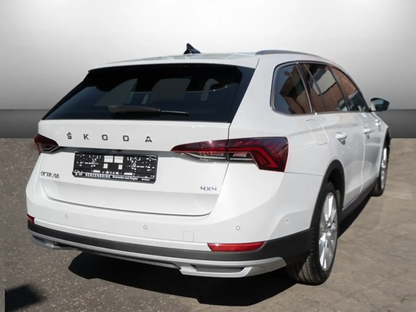 Skoda Octavia Combi 2.0 TDI Scout DSG 4x4 AHK+HUD+MATRIX+RFK Weiß - 2