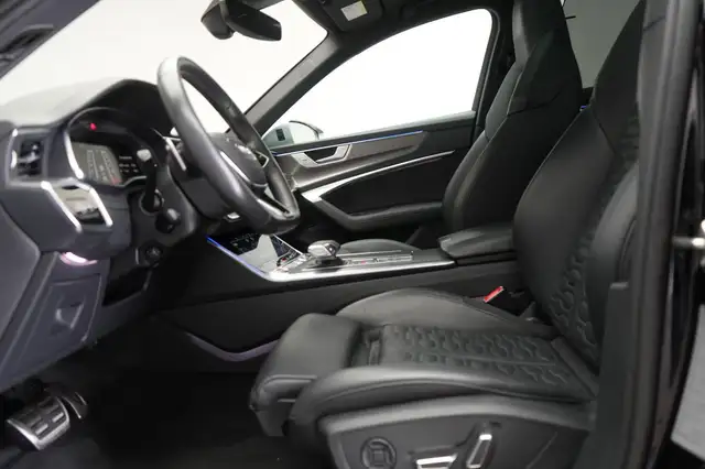 Audi RS6 view 10