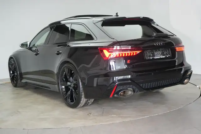 Audi RS6 view 4