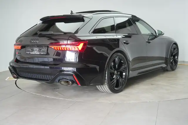 Audi RS6 view 5