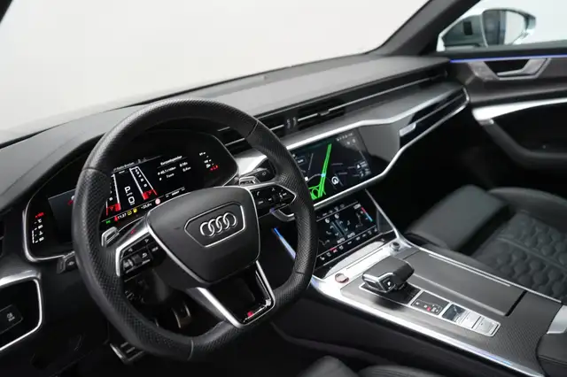 Audi RS6 view 14