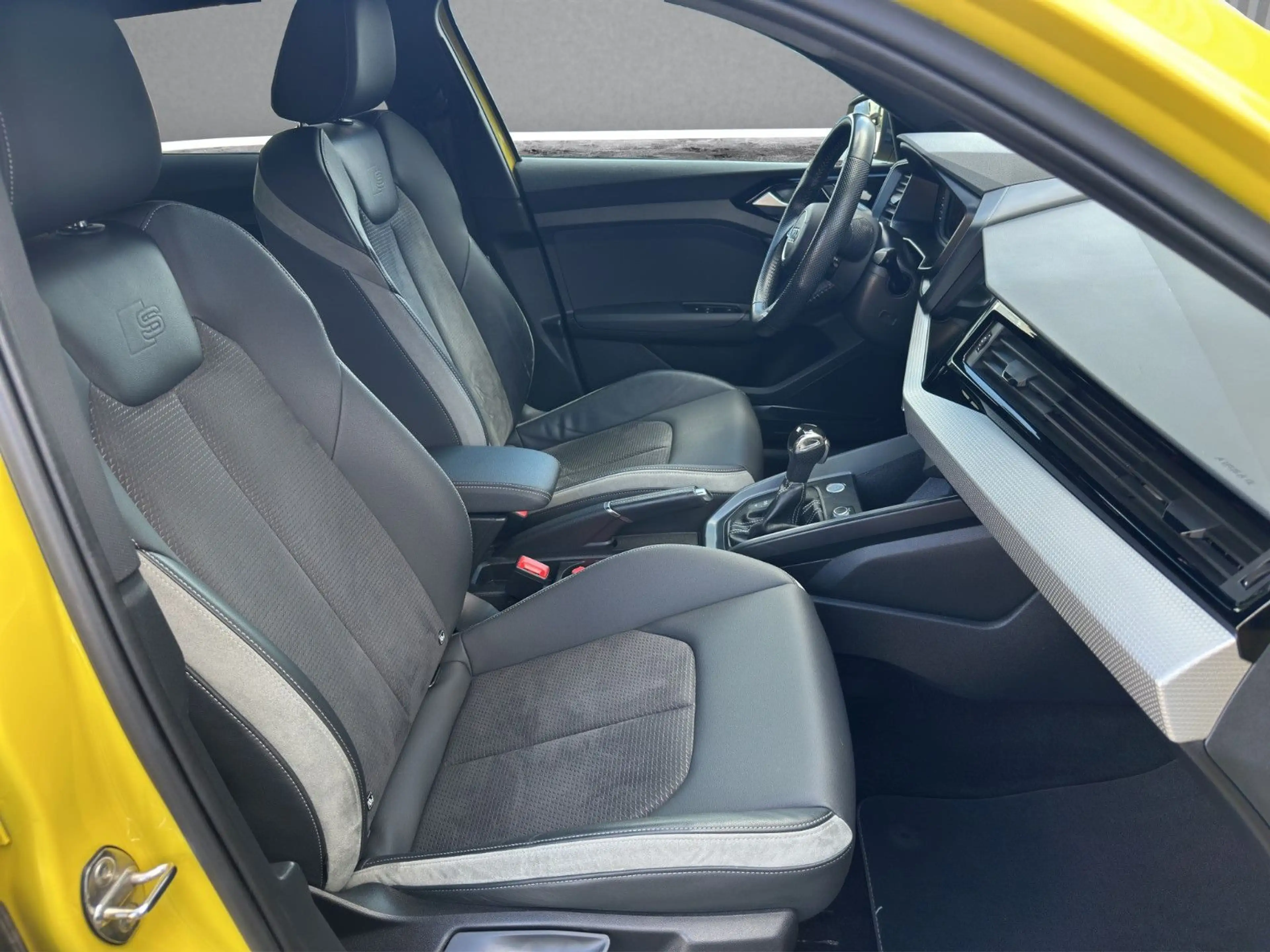 Audi A1 Sportback 35 TFSI S-Line advanced B&O — photo 12