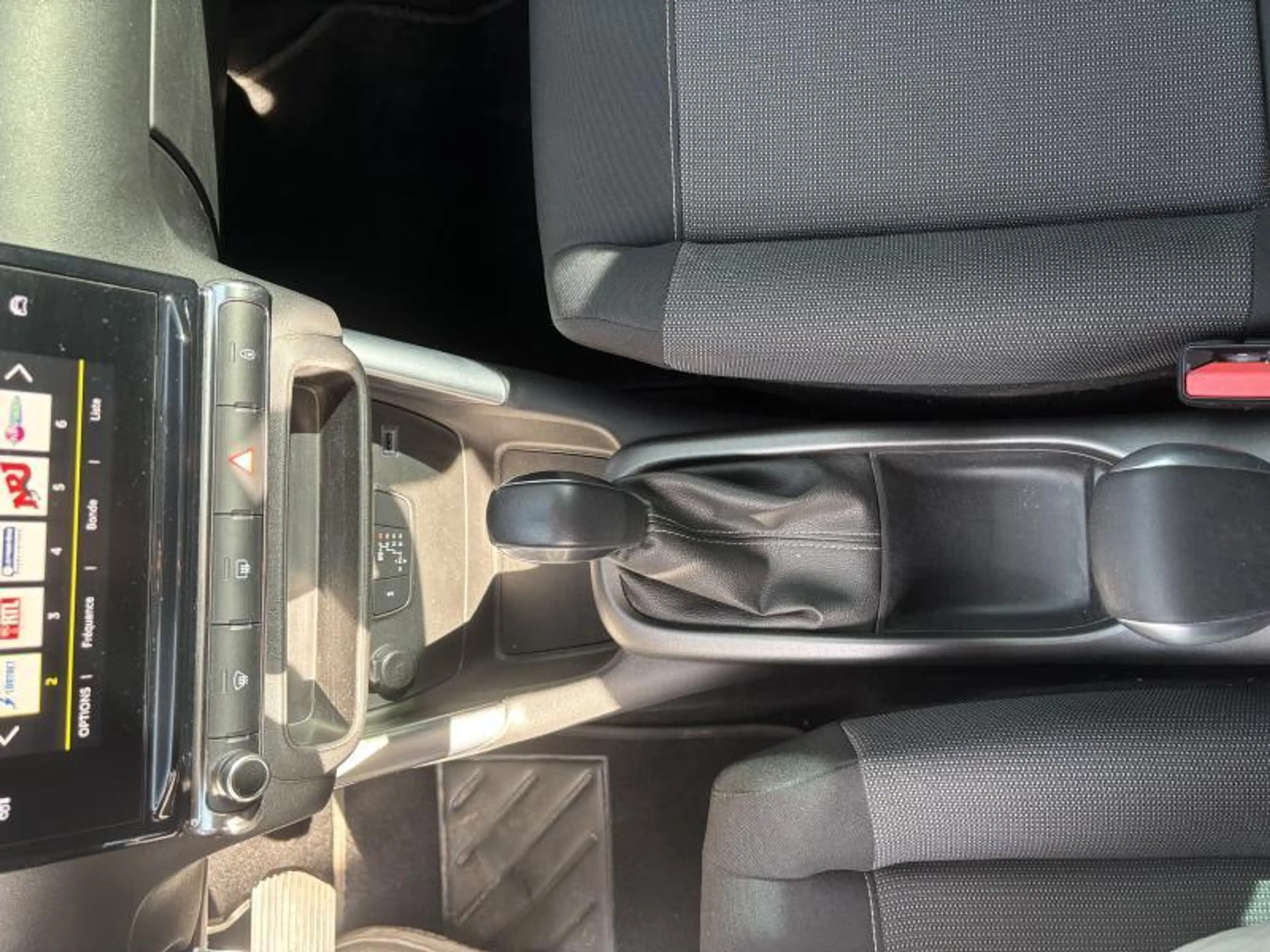 Citroen C3 Aircross shine hdi 120 auto — photo 15