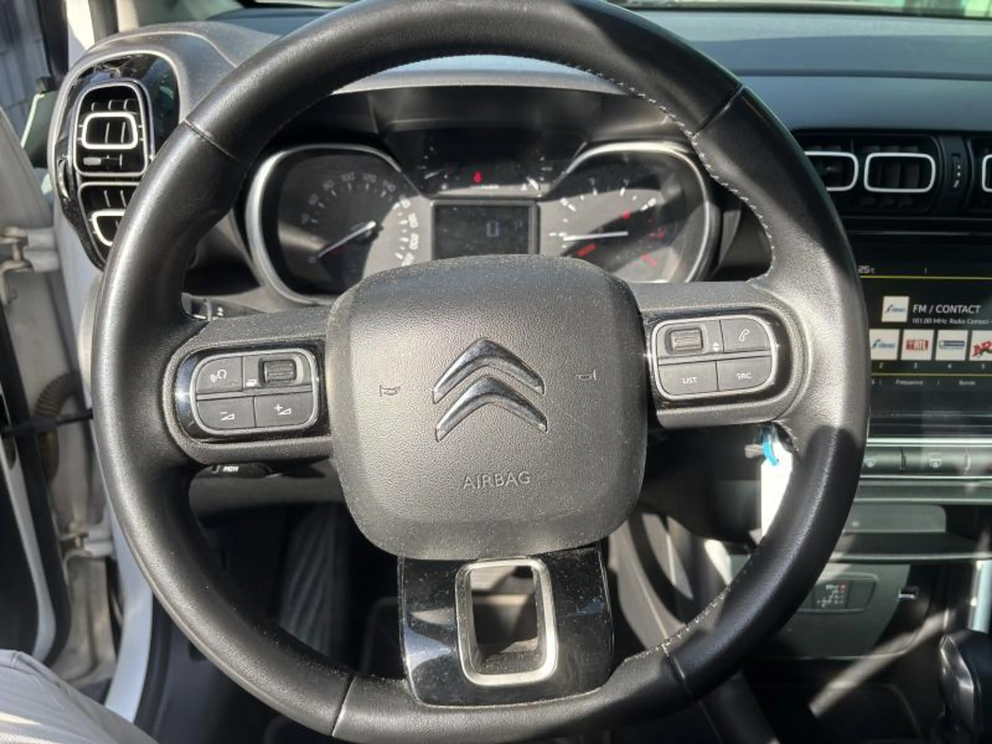 Citroen C3 Aircross shine hdi 120 auto — photo 13