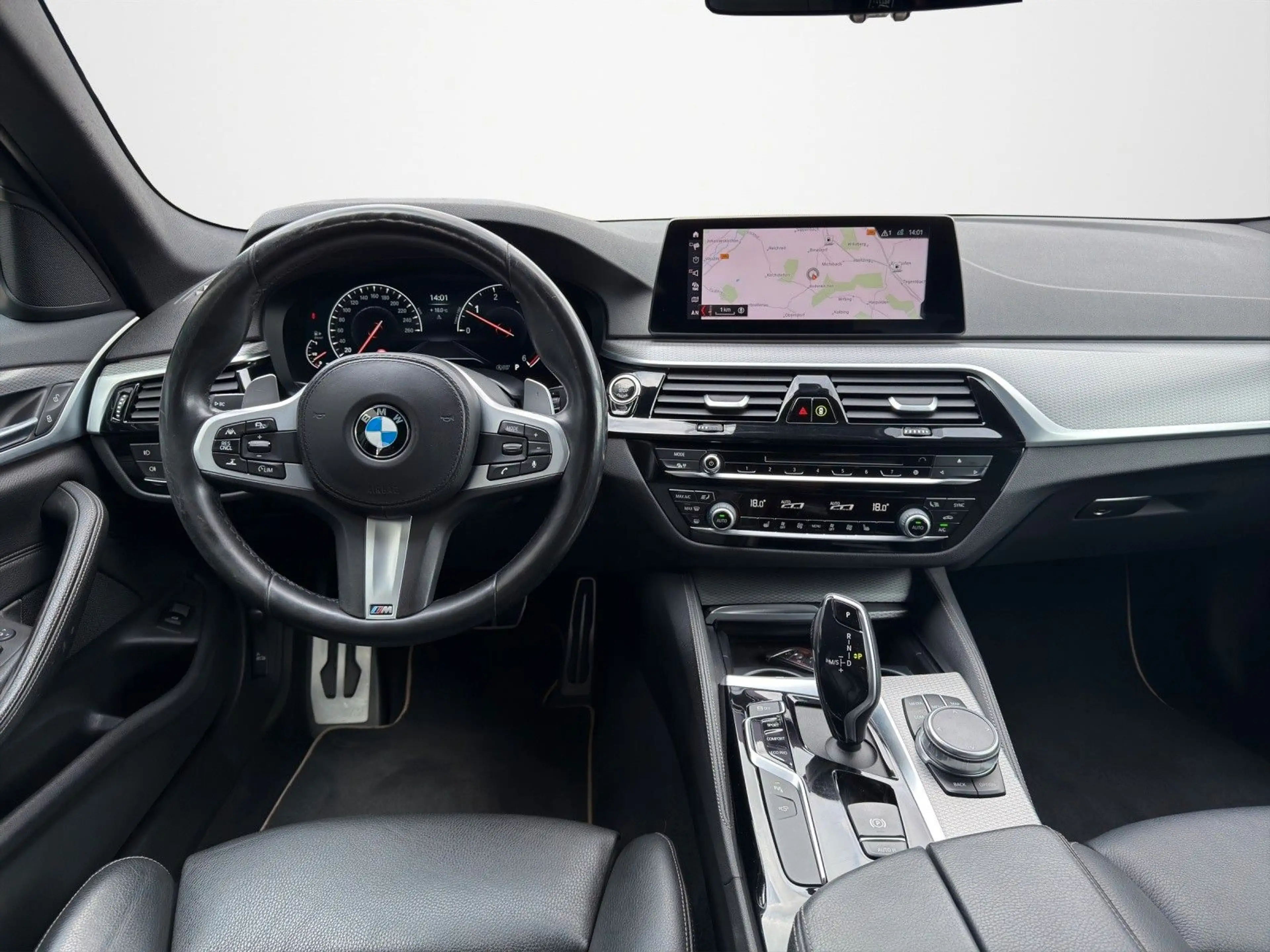 BMW 530 d xDrive M Sport Navi, AHK, Leder, 360°, WP — photo 13