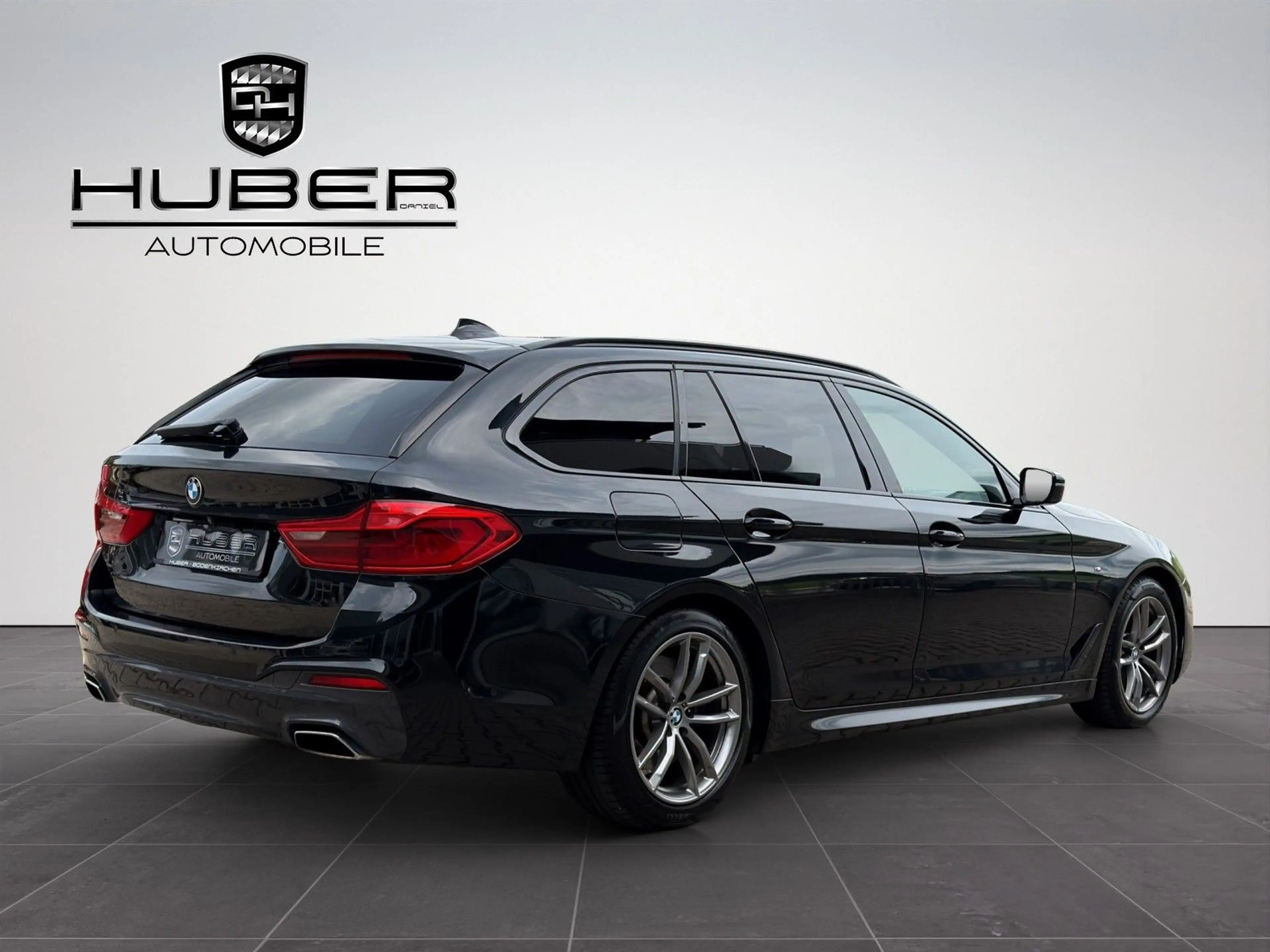 BMW 530 d xDrive M Sport Navi, AHK, Leder, 360°, WP — photo 5