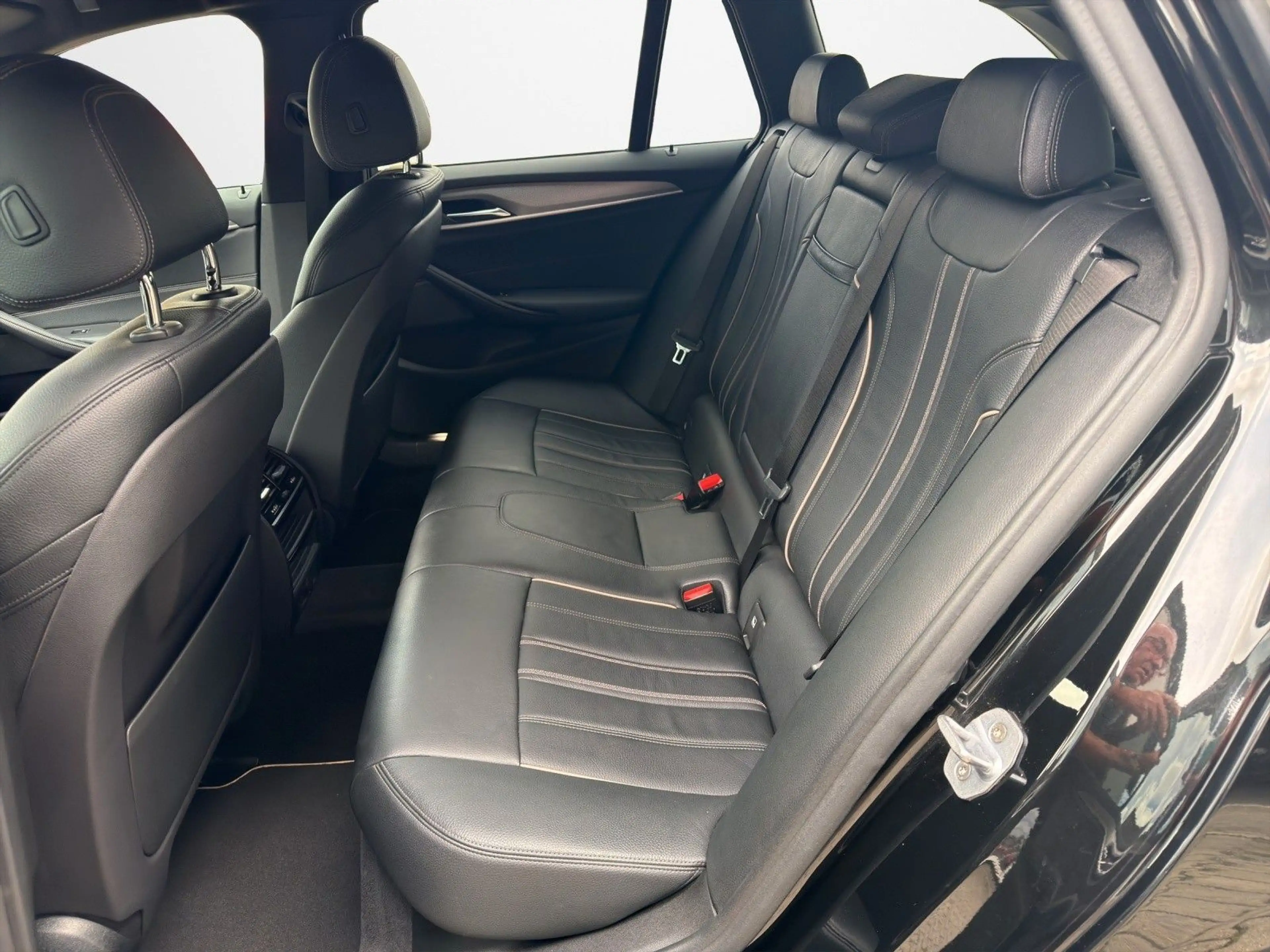 BMW 530 d xDrive M Sport Navi, AHK, Leder, 360°, WP — photo 12