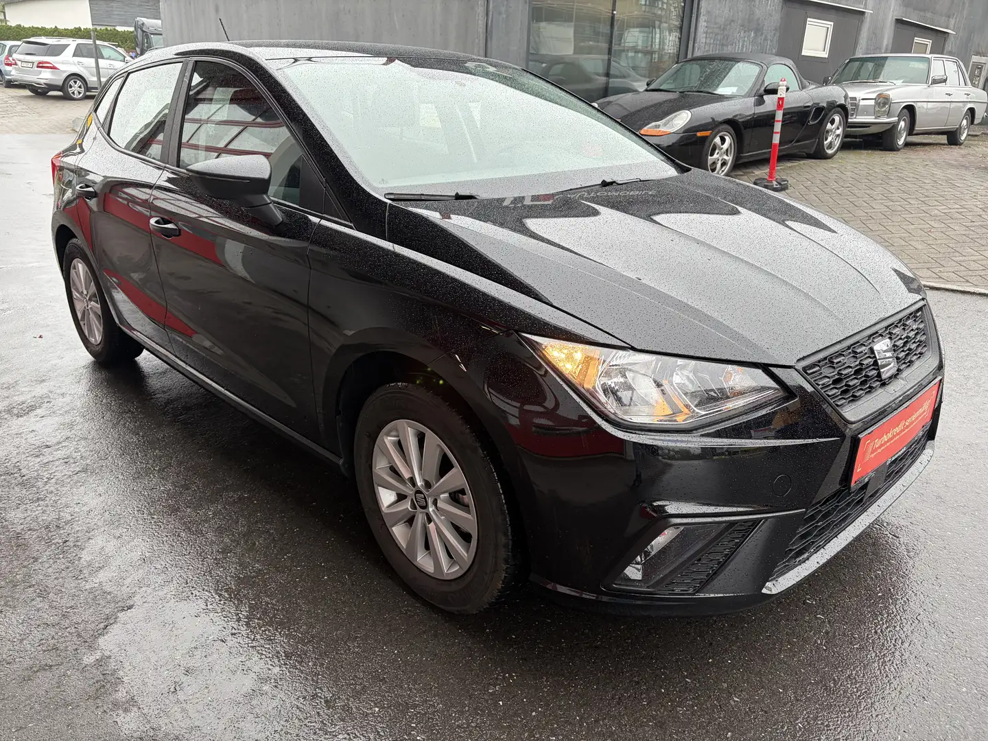 SEAT Ibiza Reference Schwarz - 1