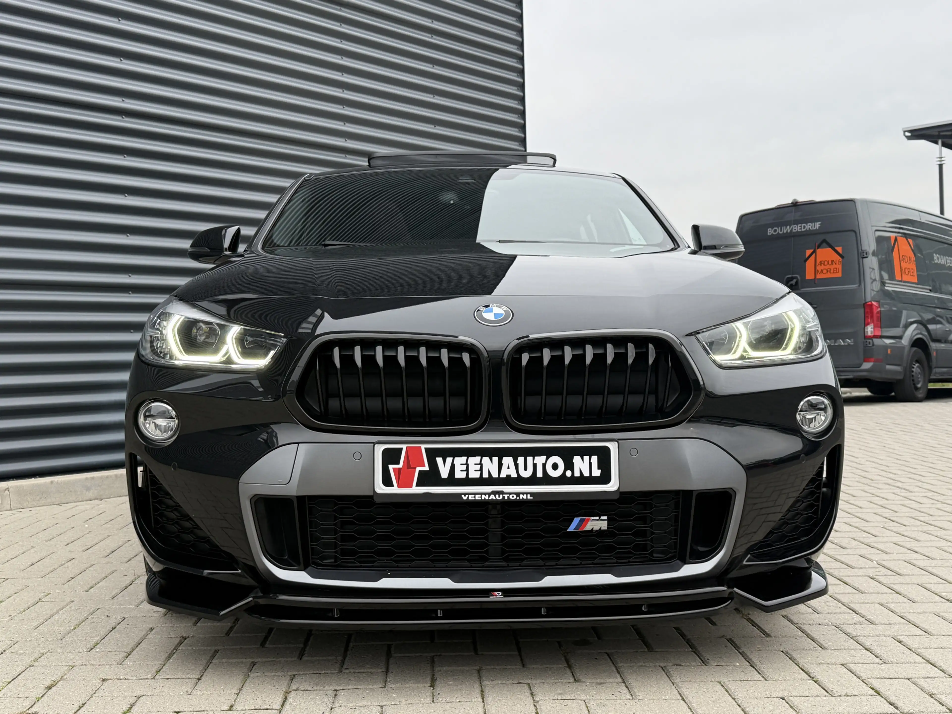 BMW X2 sDrive18i M-Sport X Pano/Camera/Alcantara — photo 2