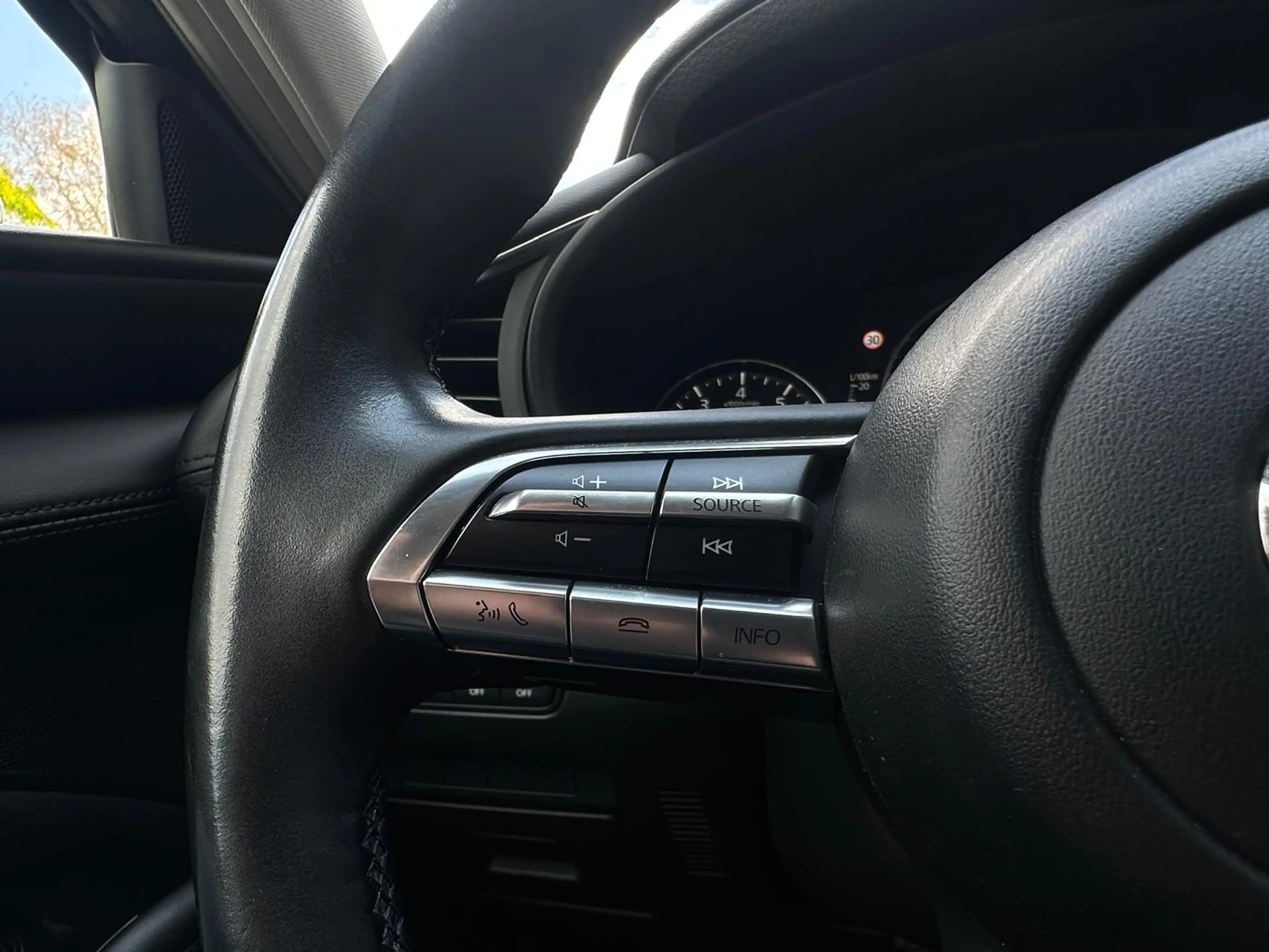 Mazda 3 2.0 e-SkyActiv-G M Hybrid, Automaat, Head-Up, Keyl — photo 14
