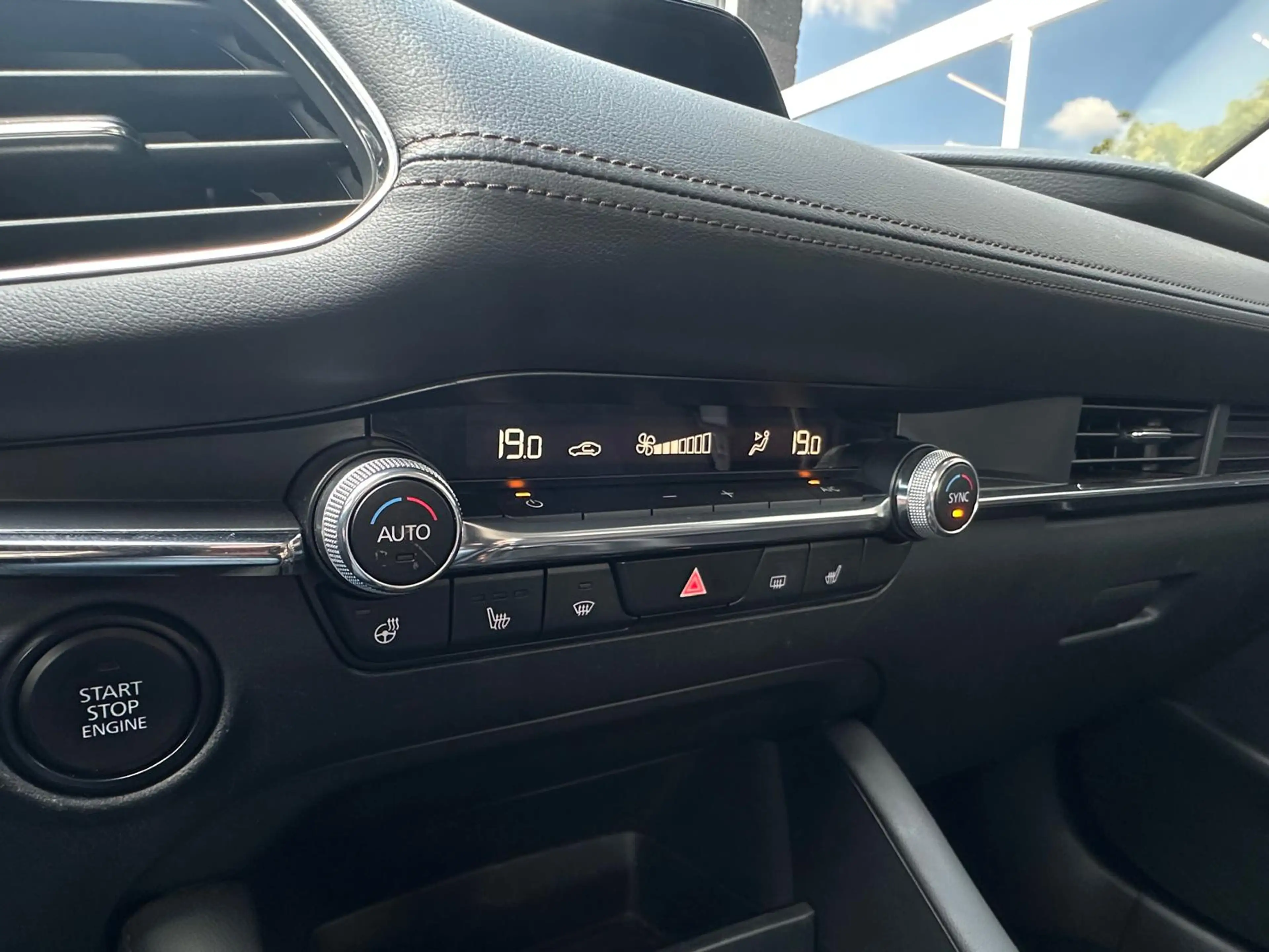 Mazda 3 2.0 e-SkyActiv-G M Hybrid, Automaat, Head-Up, Keyl — photo 21