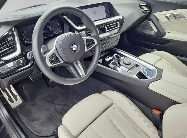 BMW Z4 view 4