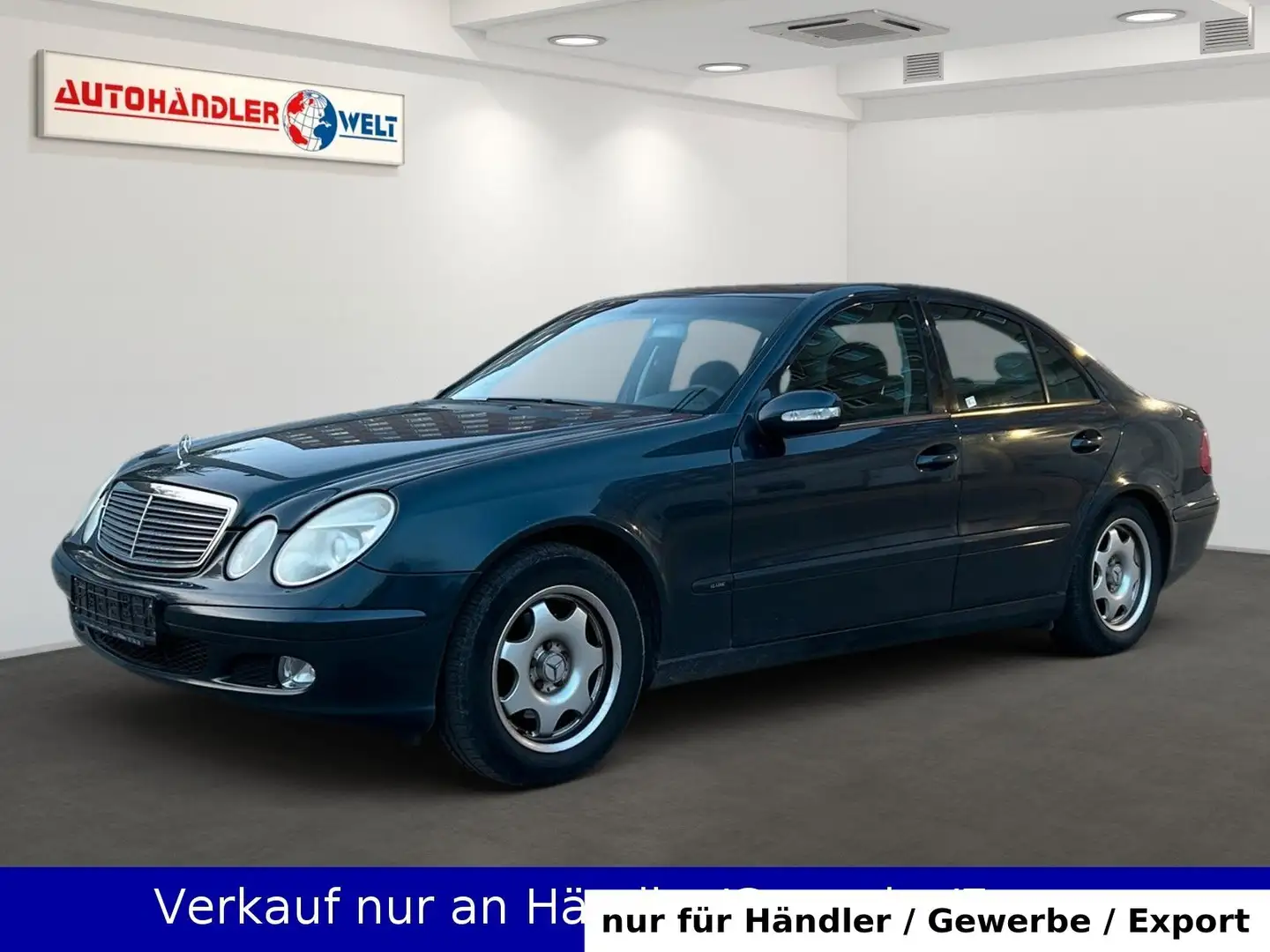 Mercedes-Benz E 240 Lim. Automatik AAC Navi Schiebedach Schwarz - 1