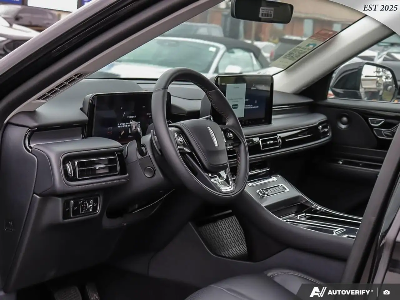 Lincoln Aviator снимка Lincoln Aviator