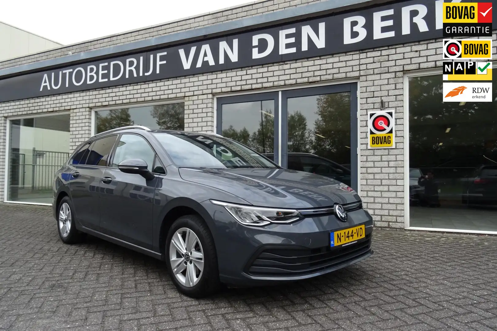 Volkswagen Golf Variant 1.0 eTSI Life DSG Grijs - 1