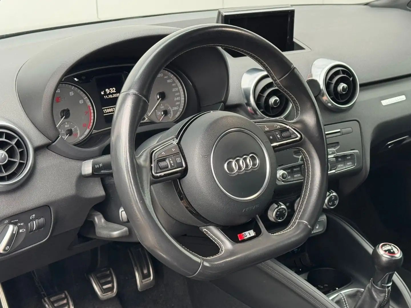 Audi S1 2.0 TFSI Quattro S-line BOSE NAVI LEDER XENON Grau - 2