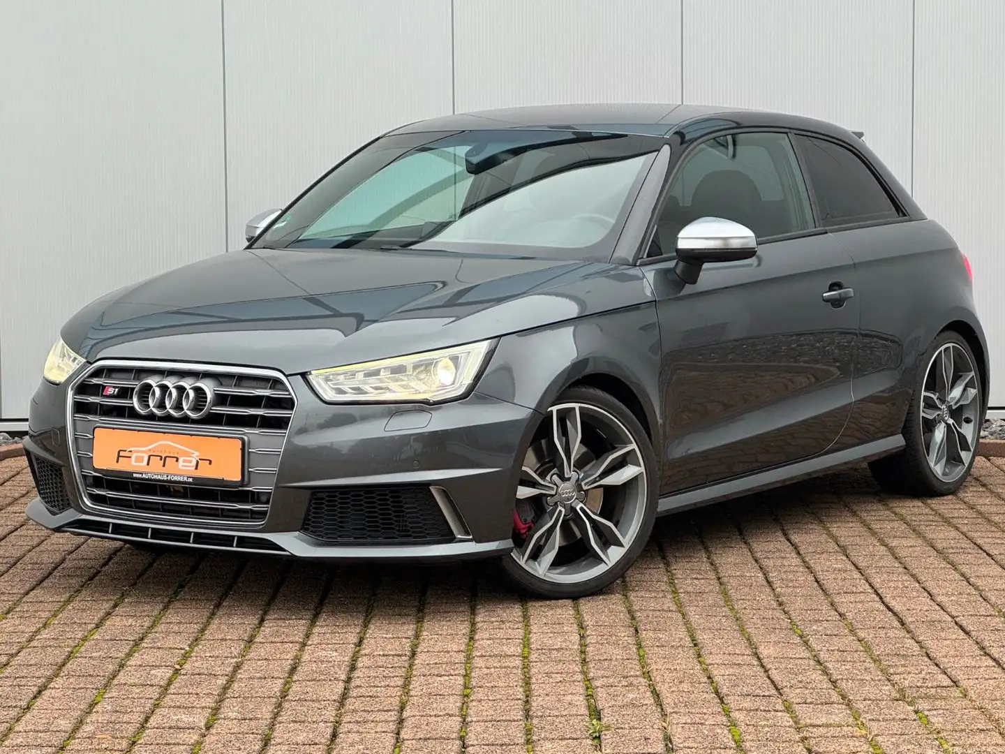 Audi S1 2.0 TFSI Quattro S-line BOSE NAVI LEDER XENON Grau - 1