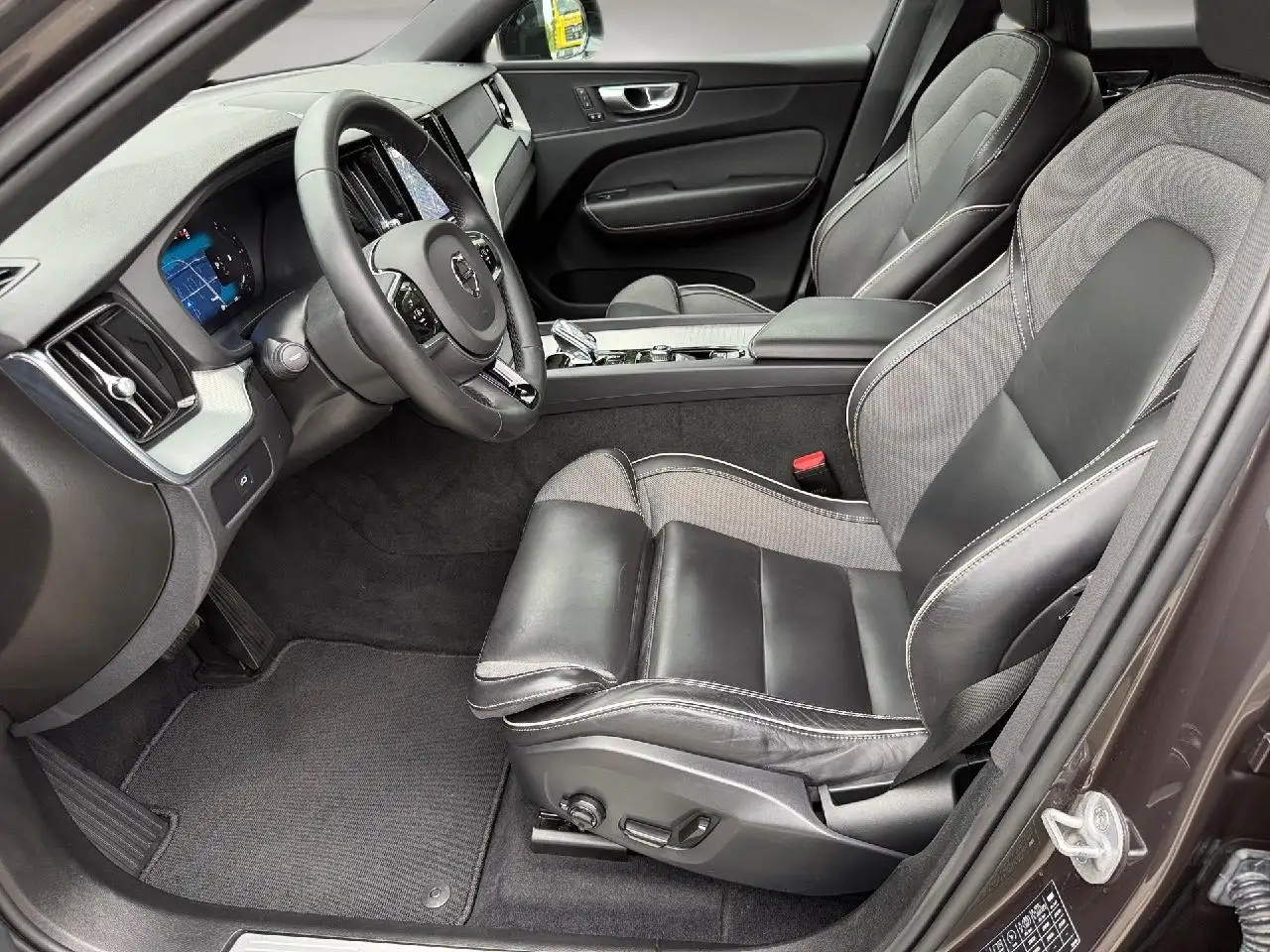 Volvo XC60 Plus Dark 2WD, миниатюра 5